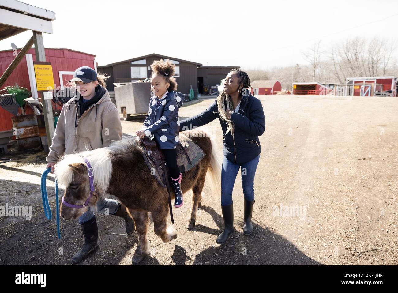 Miniature pony riding Banque de photographies et d’images à haute ...