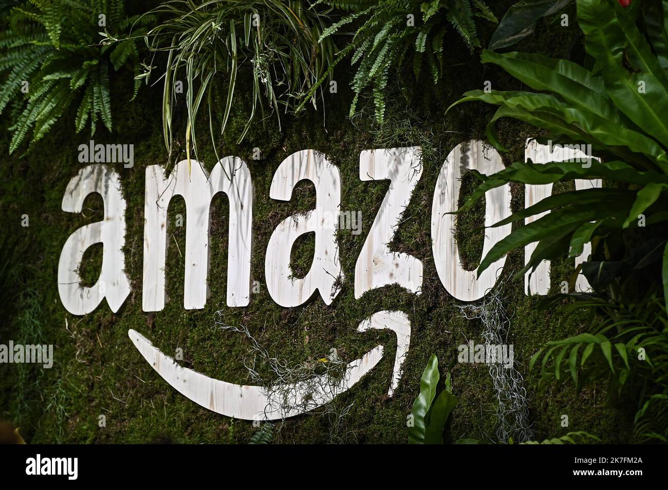 ©Julien Mattia / le Pictorium / MAXPPP - Julien Mattia / le Pictorium - 16/11/2021 - France / Ile-de-France / Paris - photo d'illustration du logo Amazon au salon des Maires de France, au Parc des Expositions de la porte de Versailles, le 16 novembre 2021 / 16/11/2021 - France / Ile-de-France (région) / Paris - Illustration du logo de l'Amazone au salon des Maires de France, Parc des Expositions de la porte de Versailles, 16 novembre 2021 Banque D'Images