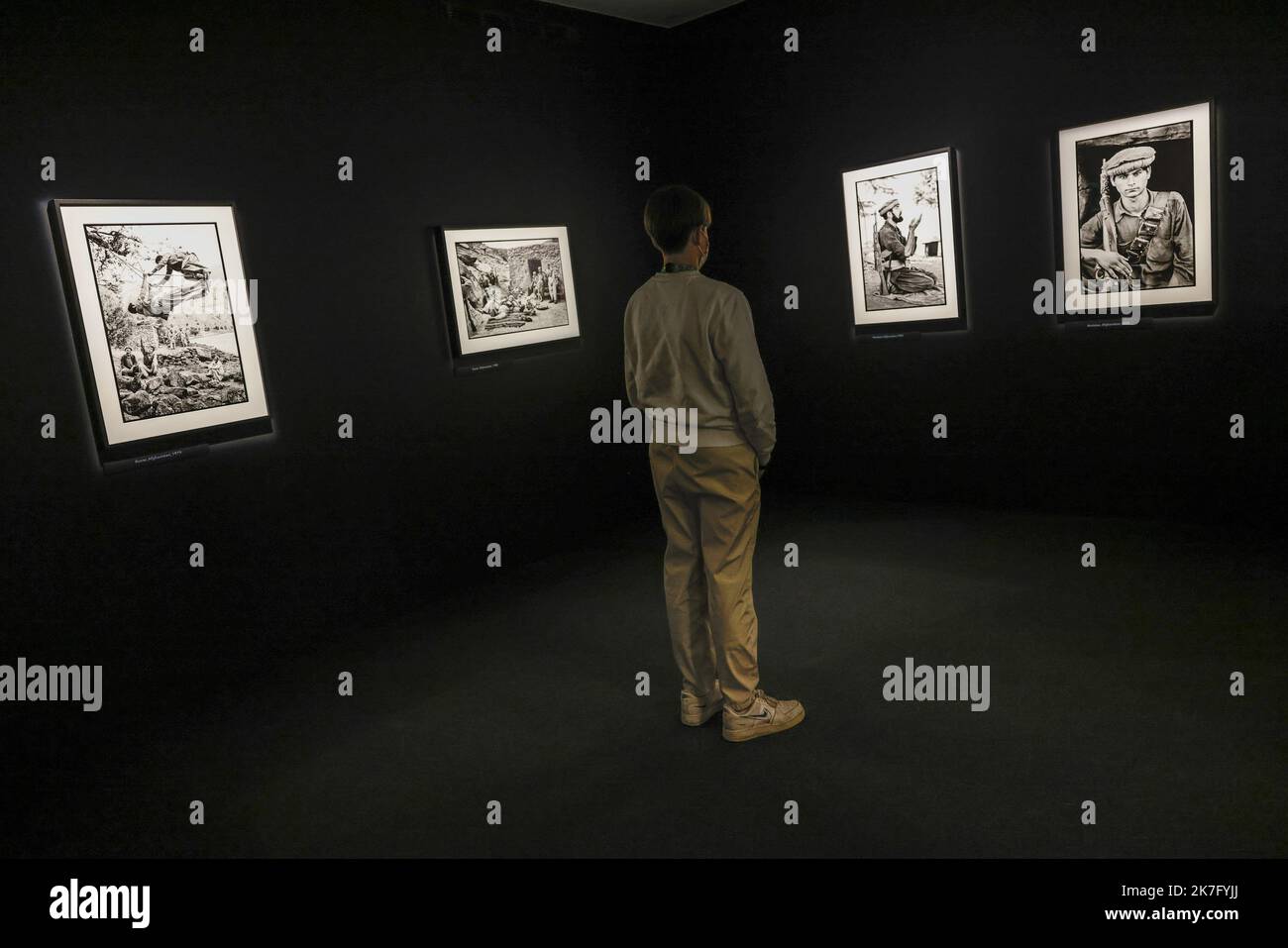 ©PHOTOPQR/LE PARISIEN/olivier corsan ; Paris ; 07/12/2021 ; Paris, France, le 7 décembe 2021. Le photographe Steve McCurry une exposition de ses meilleures images au musée Maillol à Paris. - Exposition Steve McCurry au musée Maillol à Paris Banque D'Images