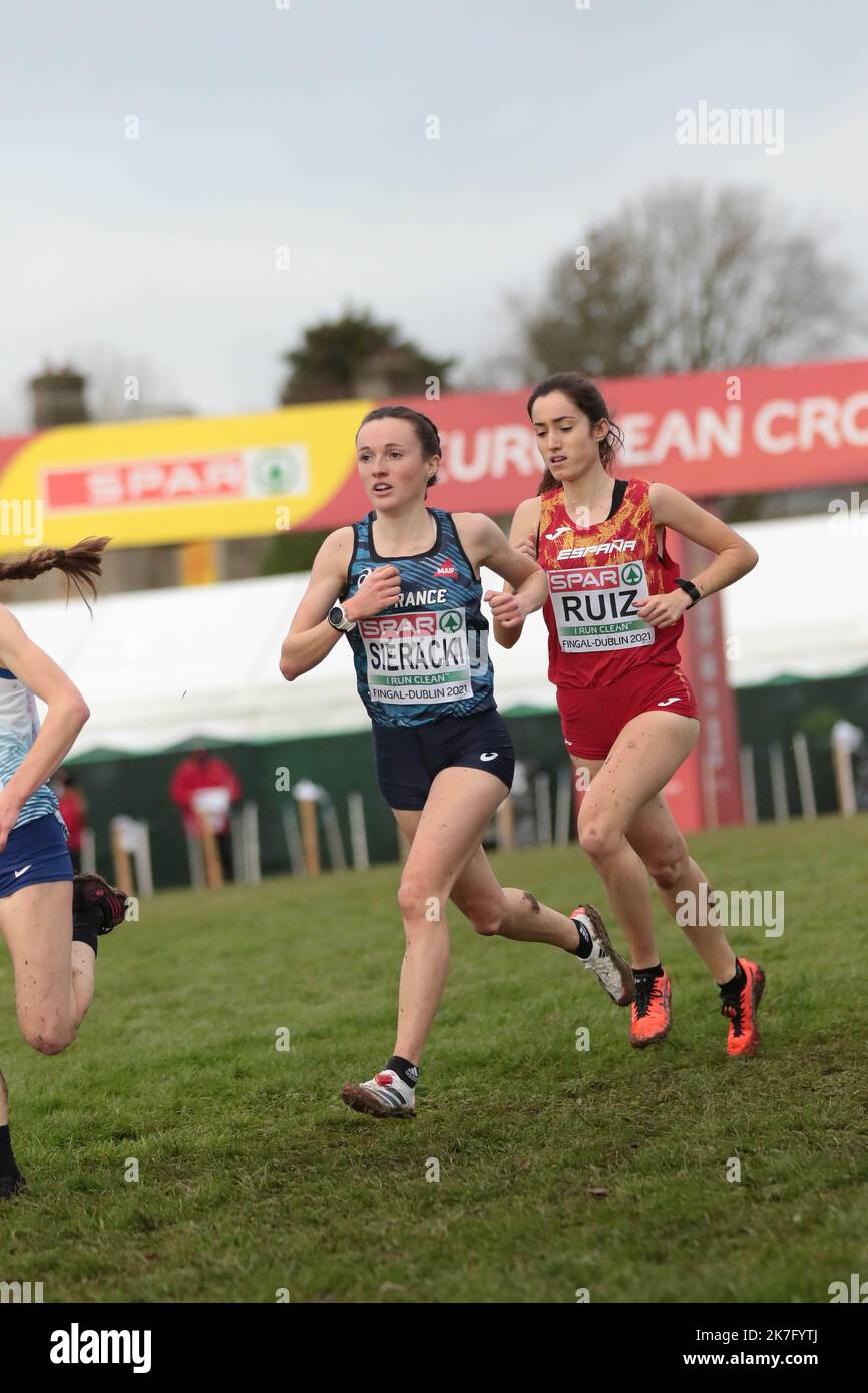 ©STADION-ACTU/STADION ACTU/MAXPPP - 12/12/2021 ; ; - Championnats européens de cross-country Margaux Sieracki Banque D'Images