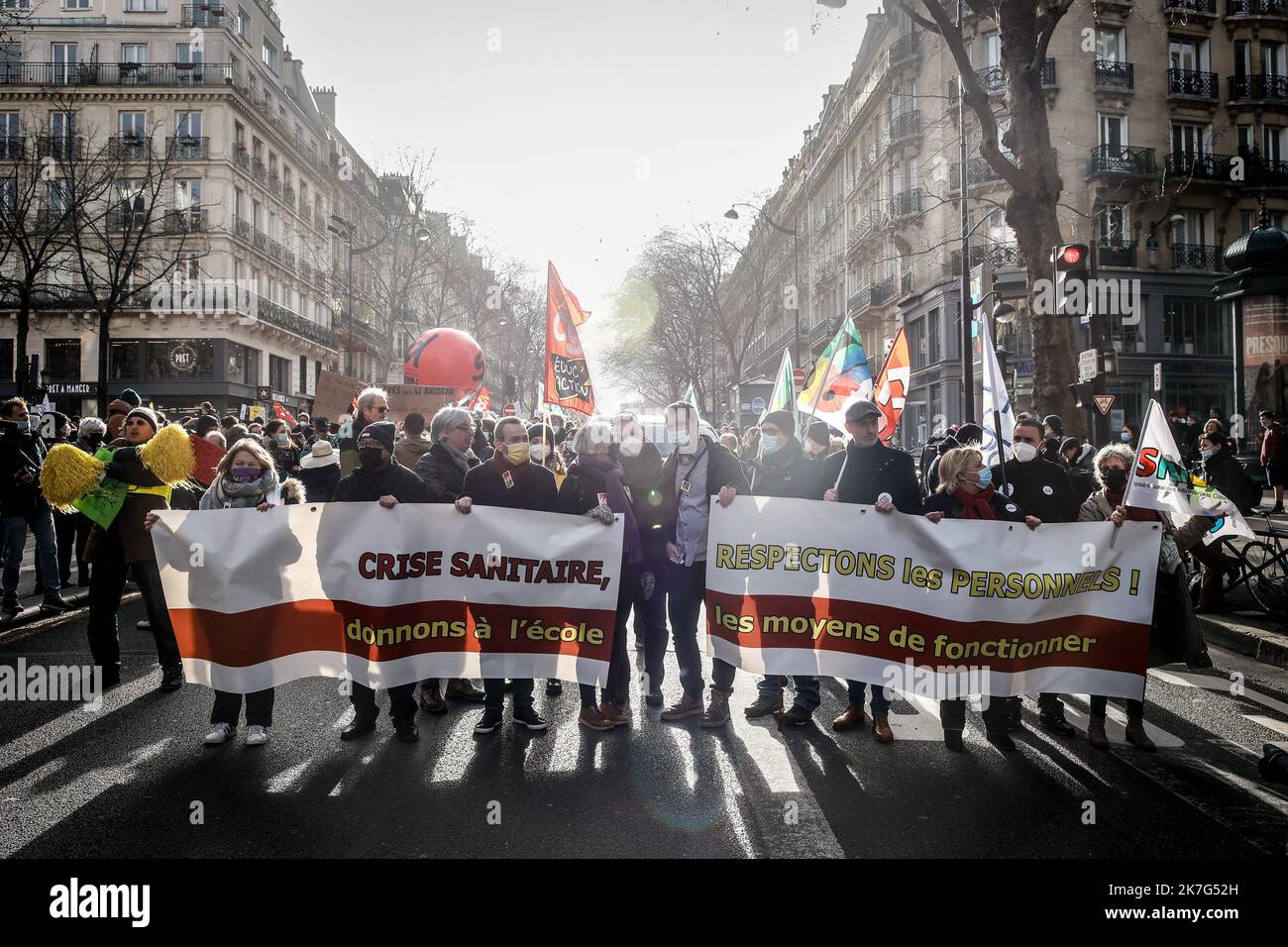 ©Thomas Padilla/MAXPPP - 20/01/2022 ; Paris, FRANCE ; MANIFESTATION DES ENFANTS - Paris, France, jan 20th 2022 grève des enseignants et des travailleurs de l'éducation contre les mesures pandémiques Covid-19 à l'école Banque D'Images