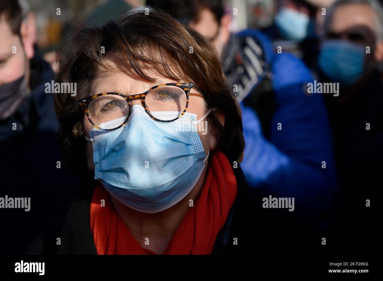 ©Julien Mattia / le Pictorium / MAXPPP - Paris 05/02/2022 Julien Mattia / le Pictorium - 5/2/2022 - France / Haut de France / Paris - assemblage à l'appel de la Maire de Lille, Martine Aubry contre la réunion d'Eric Zemmour, le 5 Fevrier 2022. / 5/2/2022 - France / Haut de France / Paris - rassemblement à l'appel du Maire de Lille, Martine Aubry contre la rencontre d'Eric Zemmour, 5 février 2022. Banque D'Images