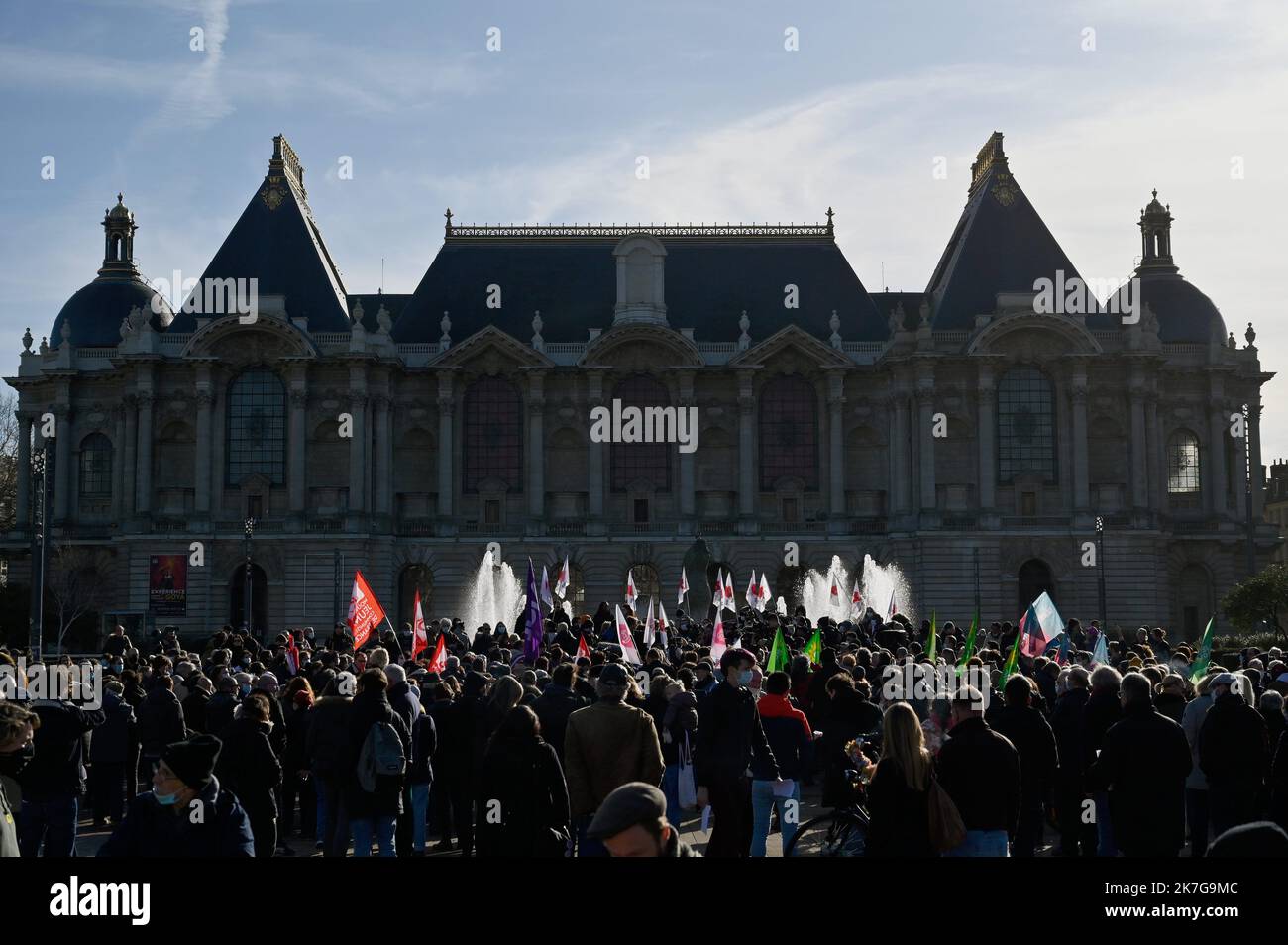 ©Julien Mattia / le Pictorium / MAXPPP - Paris 05/02/2022 Julien Mattia / le Pictorium - 5/2/2022 - France / Haut de France / Paris - assemblage à l'appel de la Maire de Lille, Martine Aubry contre la réunion d'Eric Zemmour, le 5 Fevrier 2022. / 5/2/2022 - France / Haut de France / Paris - rassemblement à l'appel du Maire de Lille, Martine Aubry contre la rencontre d'Eric Zemmour, 5 février 2022. Banque D'Images