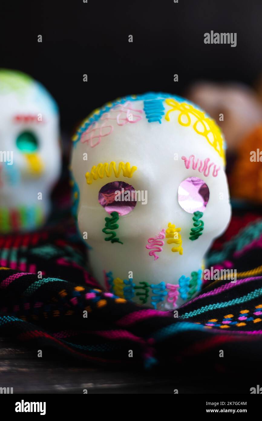 Crâne de sucre mexicain traditionnel pour le jour des morts au Mexique Banque D'Images