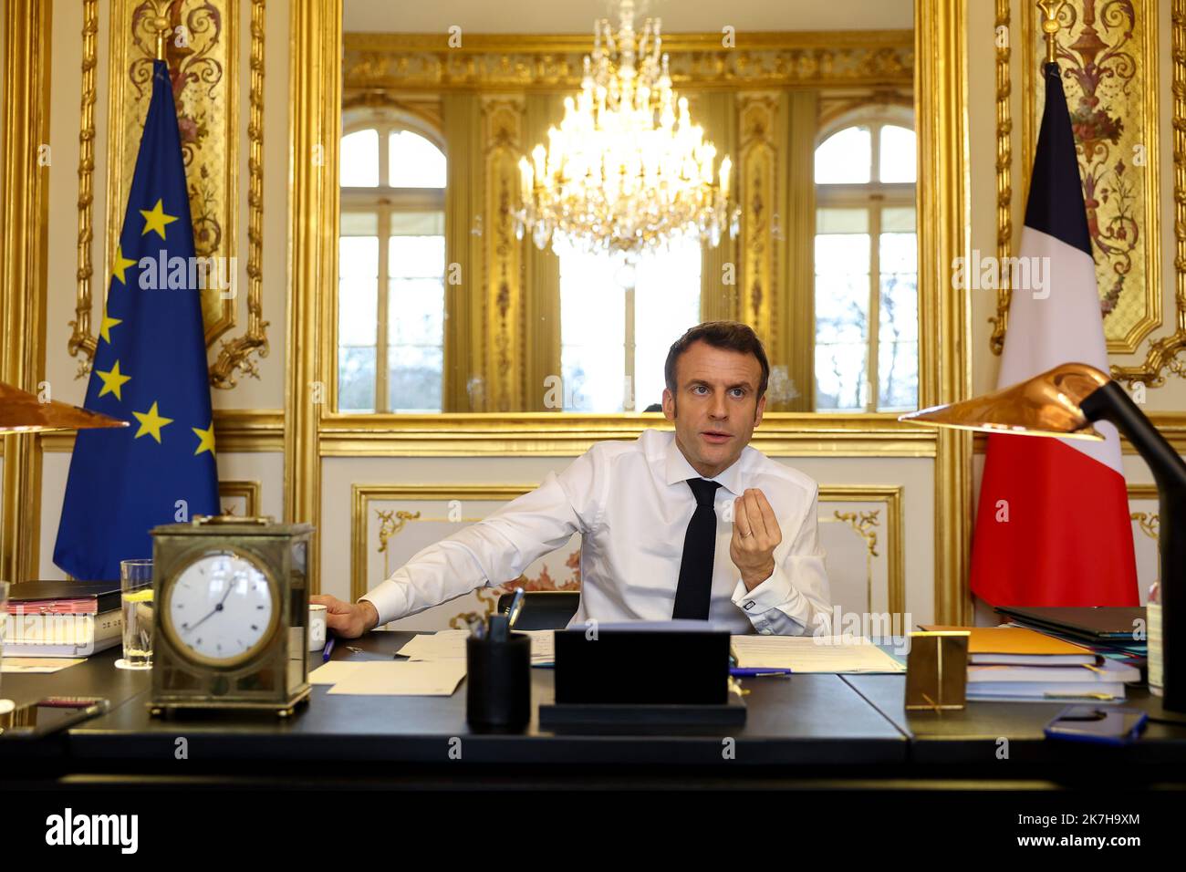 ©PHOTOPQR/VOIX DU NORD/PASCAL BONNIERE ; ** ARCHIVES ** EMMANUEL MACRON