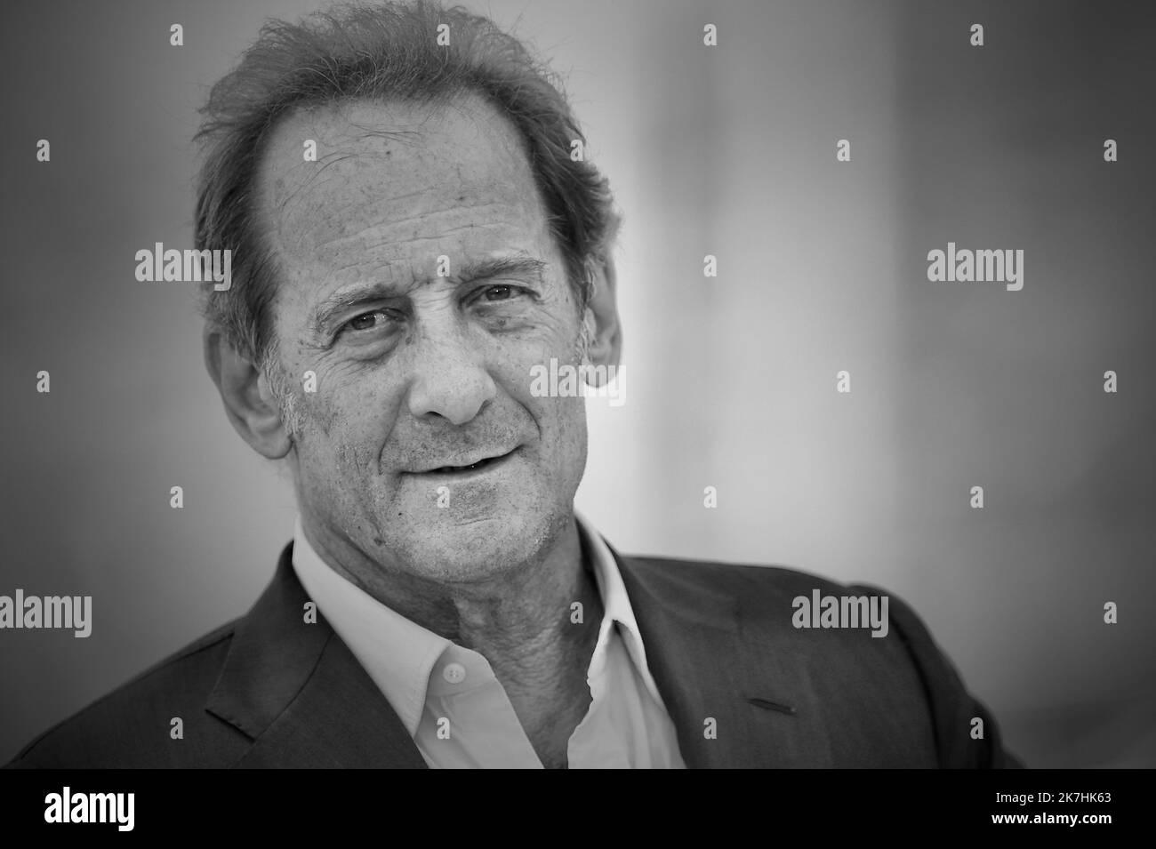 ©franck castel/MAXPPP - 16/05/2022 CANNES, FRANCE - MAI 17 : Vincent Lindon assiste au photocall du jury lors du festival annuel de Cannes 75th au Palais des Festivals sur 17 mai 2022 à Cannes, France. Banque D'Images