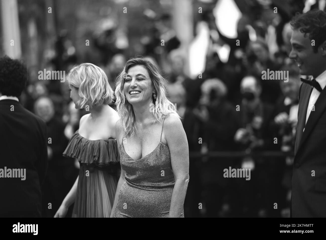©franck castel/MAXPPP - 20220005 Forever Young les Amandiers tapis rouge - le Festival annuel du film de Cannes 75th Valeria Bruni Tedeschi CANNES, FRANCE - MAI 22 Banque D'Images
