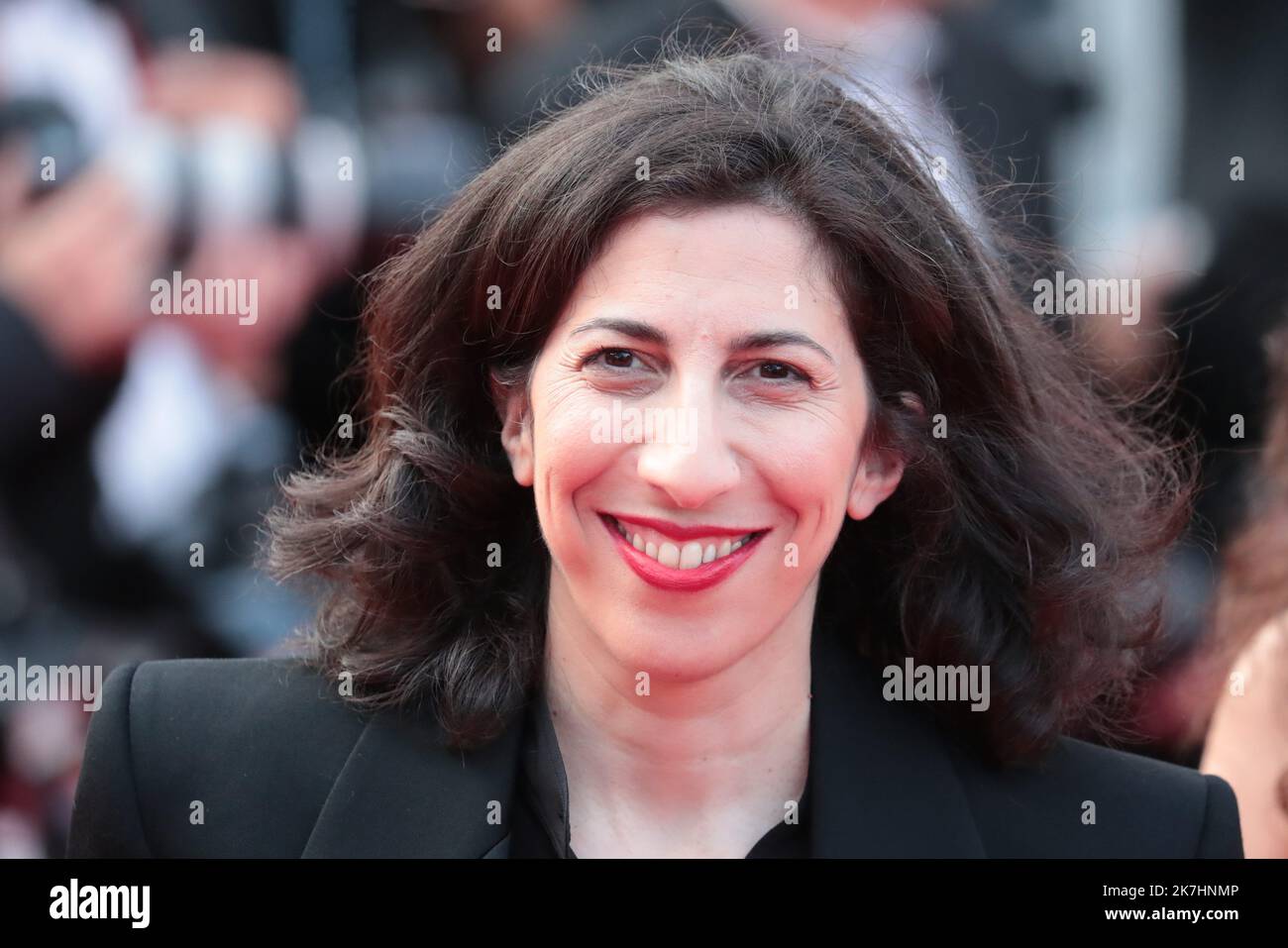©Pierre Teyssot/MAXPPP ; Festival de Cannes 2022. Édition 75th du Festival International du film de Cannes le 24/05/2022 à Cannes, France. Célébrités et acteurs sur le tapis rouge, Rima Abdul-Malak. Ministre de la Culture française. © Pierre Teyssot / Maxppp Banque D'Images