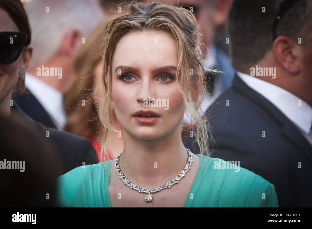 ©PHOTOPQR/LE PARISIEN/Fred Dugit ; Cannes ; 25/05/2022 ; Cuture / Cinéma Palais des festivals à Cannes (06), le 25 mai 2022 tapis rouge du film ELVIS de Baz Luhrmann Olivia DeJonge photo LP / Fred Dugit Banque D'Images