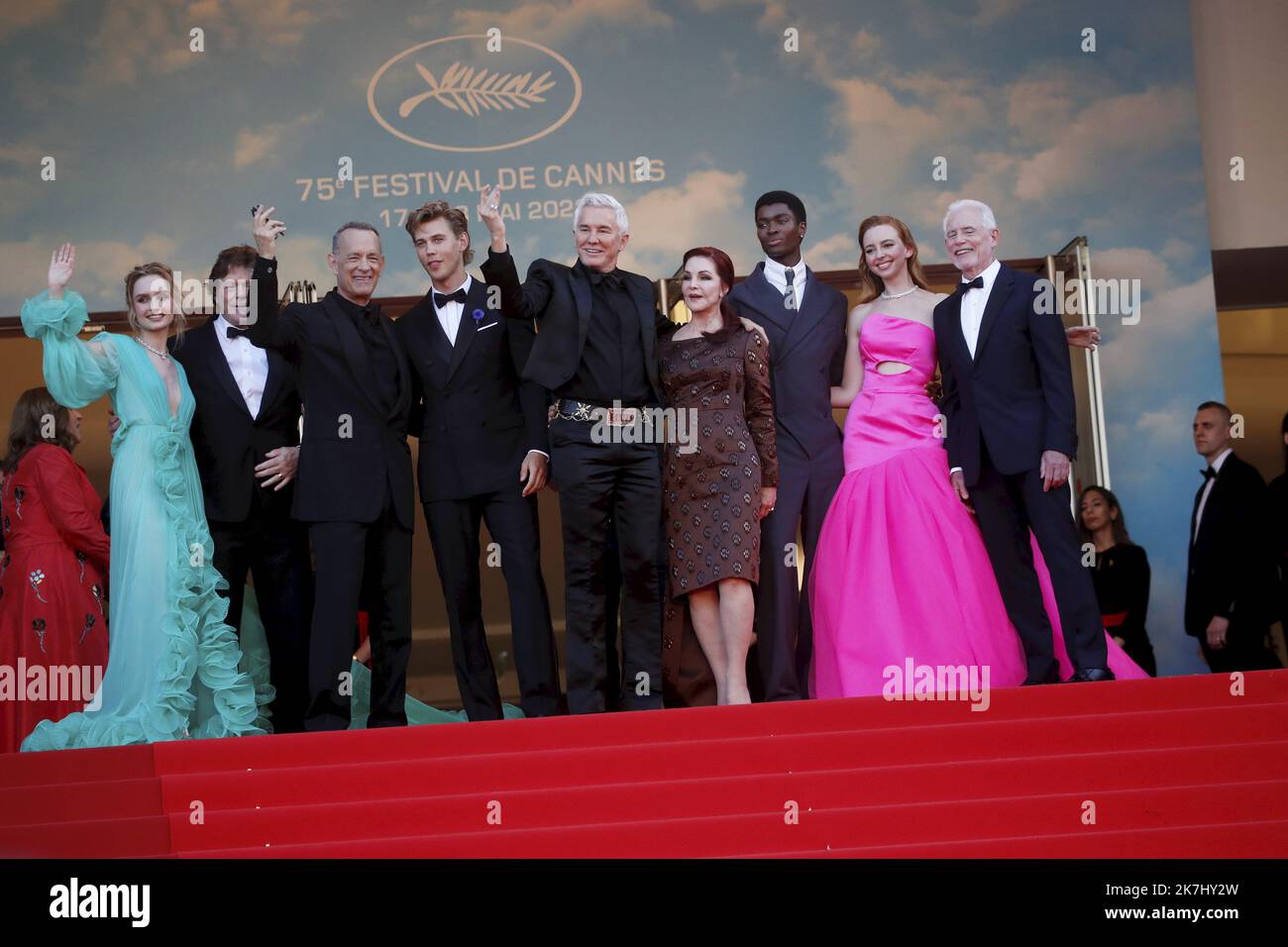 ©PHOTOPQR/NICE MATIN/Sébastien Botella ; Caussols ; 25/05/2022 ; Directeur Baz Luhrmann, Alton Mason, Steve Binder, Tom Hanks, Olivia DeJonge, Priscilla Presley, Austin Butler et Natasha Bassett assistent à la projection de 'Elvis' lors de l'édition annuelle 75th de Cannes. Banque D'Images