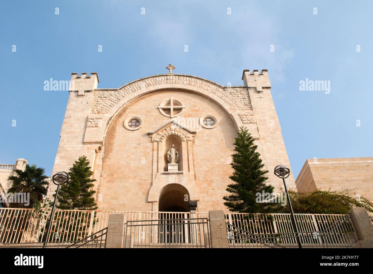 Chapelle Saint-Vincent-de-Paul sur l'avenue Alrov Mamilla à Jérusalem, Israël. Banque D'Images