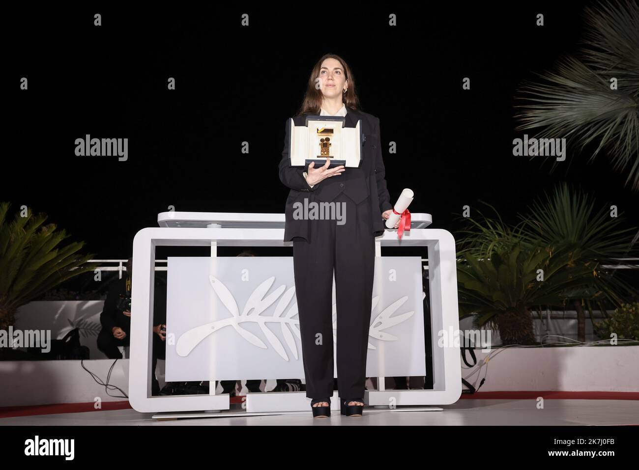 ©PHOTOPQR/LE PARISIEN/Fred Dugit ; Cannes ; 28/05/2022 ; Cuture / Cinéma Palais des Festivals à Cannes (06), le 28 mai 2022 Palmares du 75E fessitival du film international de Cannes caméra d'or GUERRE PONEY réalisé par Riley KEOUGH et Gina GAMMELL présenté dans le cadre de la sélection officielle un CERTAIN RESPECT photo LP / Fred Dugit Cannes 05/28/2022: Cérémonie de remise des prix du Festival International du film de Cannes Banque D'Images