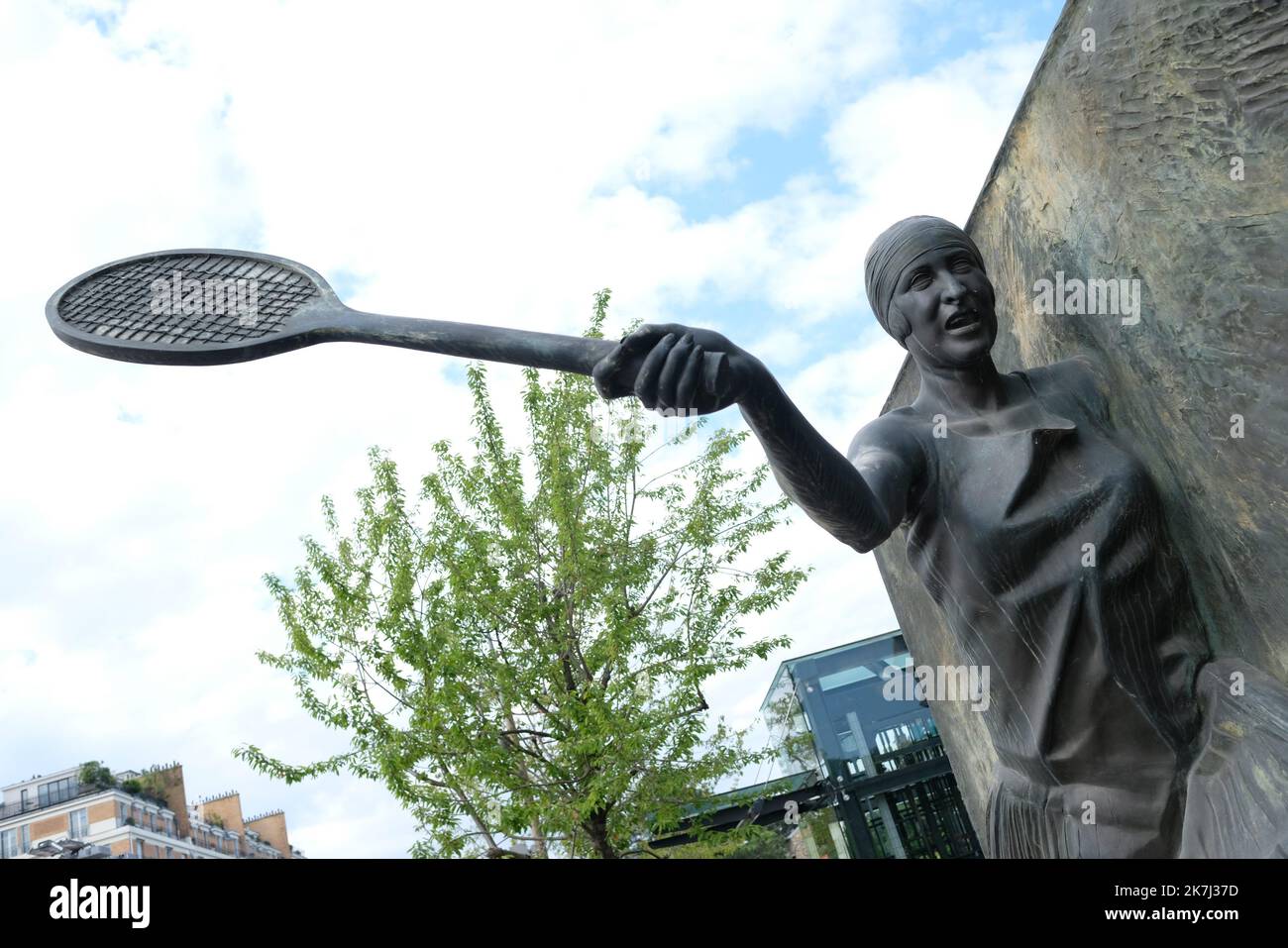 Thierry Larret / Maxppp. Tennis. Roland Garros 2022. Internationaux de France de tennis. Stade Roland Garros, Paris (75). Le 31 Mai 2022. Statue de Suzanne Lenglen Banque D'Images