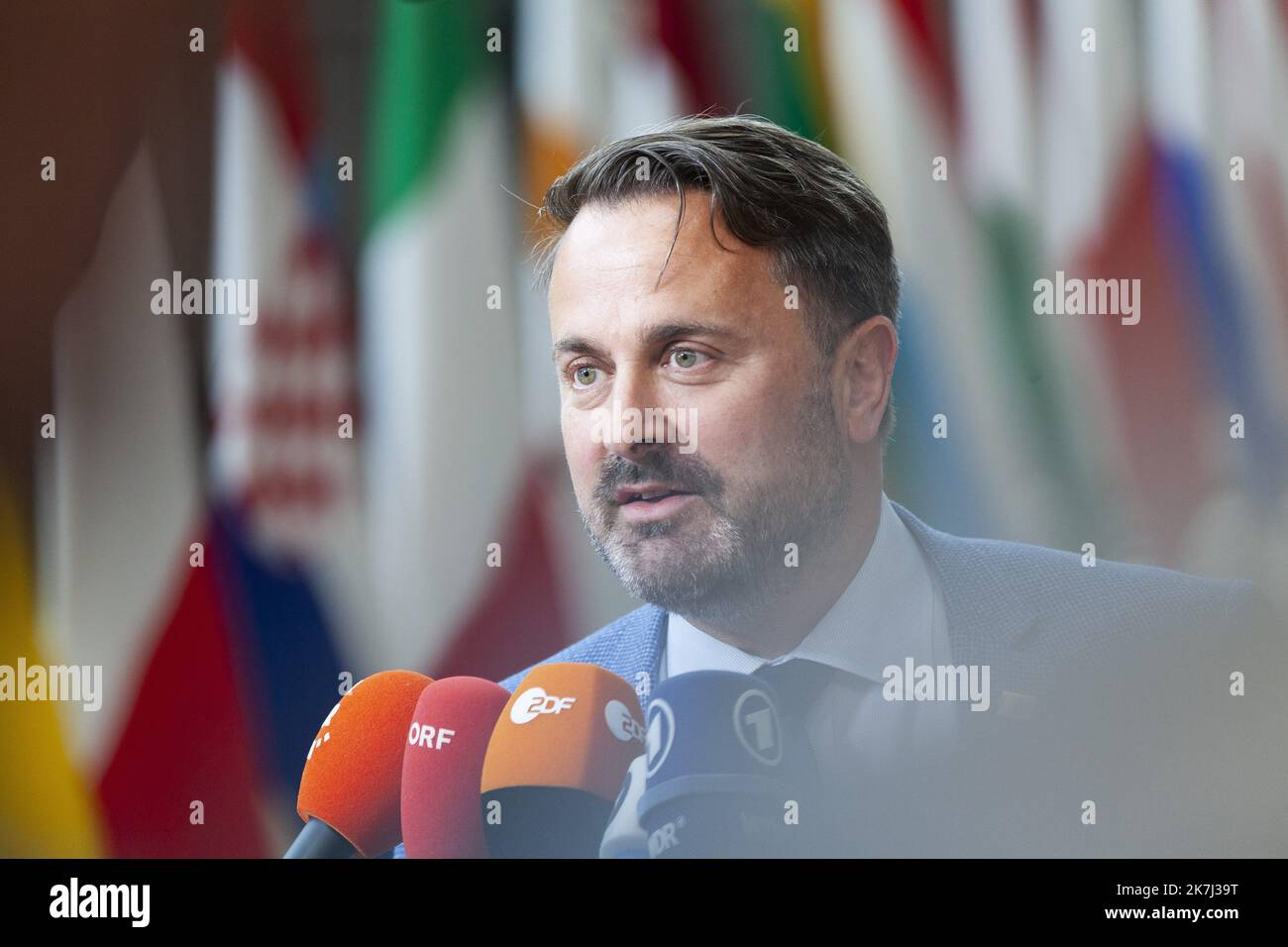 ©Nicolas Landemard / le Pictorium / MAXPPP - Bruxelles 30/05/2022 Nicolas Landemard / le Pictorium - 30/05/2022 - Belgique / Bruxelles / Bruxelles - Arrivee de Xavier Bettel, Premier ministre d'Irlande. L'ensemble des 27 se repaire dans la capitale belge pour un sommet extraordinaire. / 30/05/2022 - Belgique / Bruxelles / Bruxelles - arrivée de Xavier Bettel, Premier ministre irlandais. Les 27 pays se réunissent dans la capitale belge pour un sommet extraordinaire. Banque D'Images