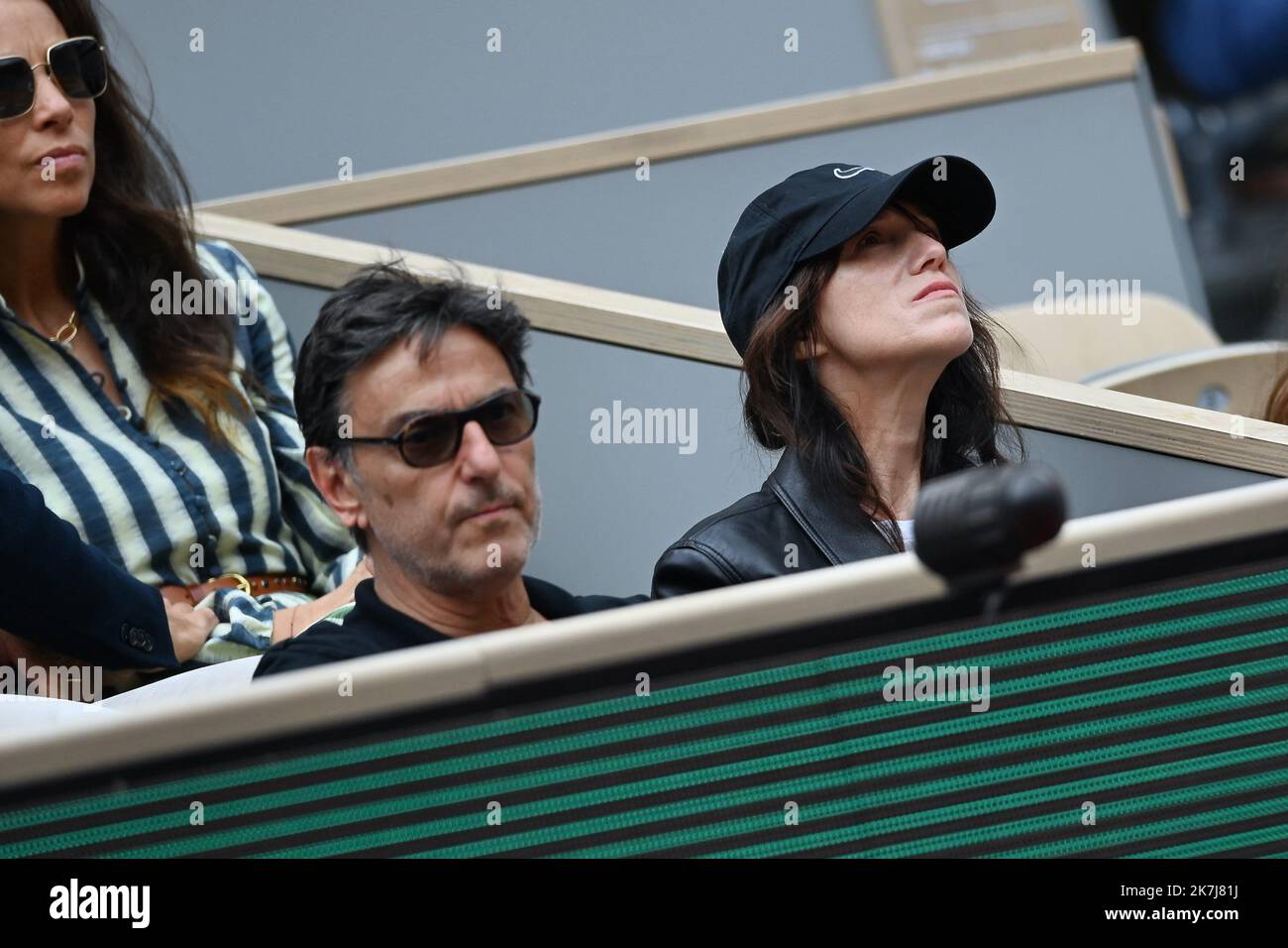 ©FRANCK CASTEL/MAXPPP - 20220006 Yvan Attal , Charlotte Gainsbourg PARIS, FRANCE - JUIN 05 l'Open de France 2022 à Roland Garros sur 05 juin 2022 à Paris, France Banque D'Images