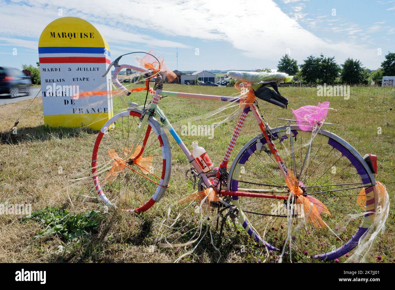 ©PHOTOPQR/VOIX DU NORD/Johan BEN AZZOUZ ; 04/07/2022 ; Marquise, le 4 juillet 2022. Passage du Tour de France Ã #1arquise.uise. #1OTO JOHANOHAN BEN AZZOUZ LA - l'édition 109th de la course cycliste Tour de France a lieu du 01 au 24 juillet 2022 - Banque D'Images