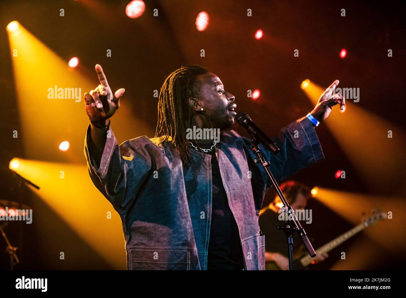 ©Simon Becker / le Pictorium/MAXPPP - Montreux 06/07/2022 Simon Becker / le Pictorium - 6/7/2022 - Suisse / Lac Léman / Montreux - le groupe americain Black Pumas en concert au Montreux Jazz Festival le 6 juillet 2022. / 6/7/2022 - Suisse / Lac Léman / Montreux - Black Pumas, groupe américain, en direct au Montreux Jazz Festival, le 6 juillet 2022 Banque D'Images