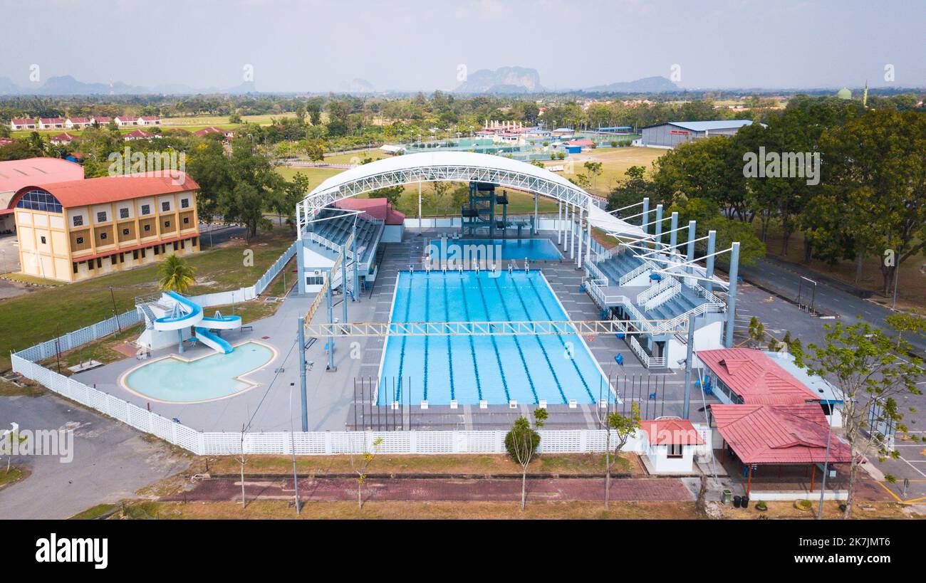 Vue aérienne du complexe de natation. C'est un système d'infrastructure sportive monumental pour la natation. Banque D'Images