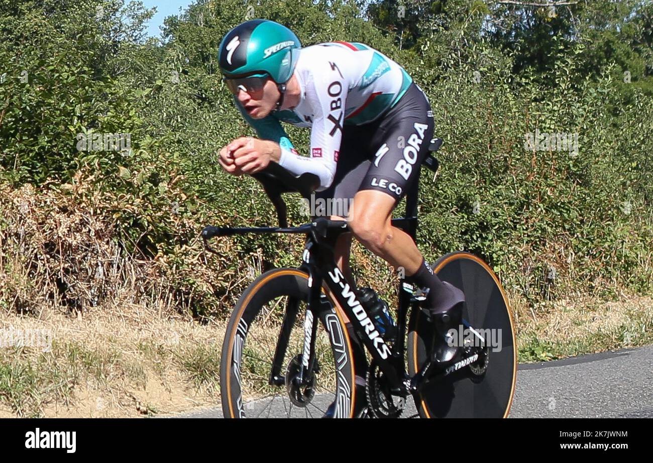 ©Laurent Lairys/MAXPPP - Aleksandr Vlasov de BORA - hansgrohe pendant le Tour de France 2022, course cycliste 20, épreuve de temps, Lacapelle-Marival - Rocamadour (40,7 km) sur 23 juillet 2022 à Rocamadour, France - photo Laurent Lairys / MAXPPP Banque D'Images