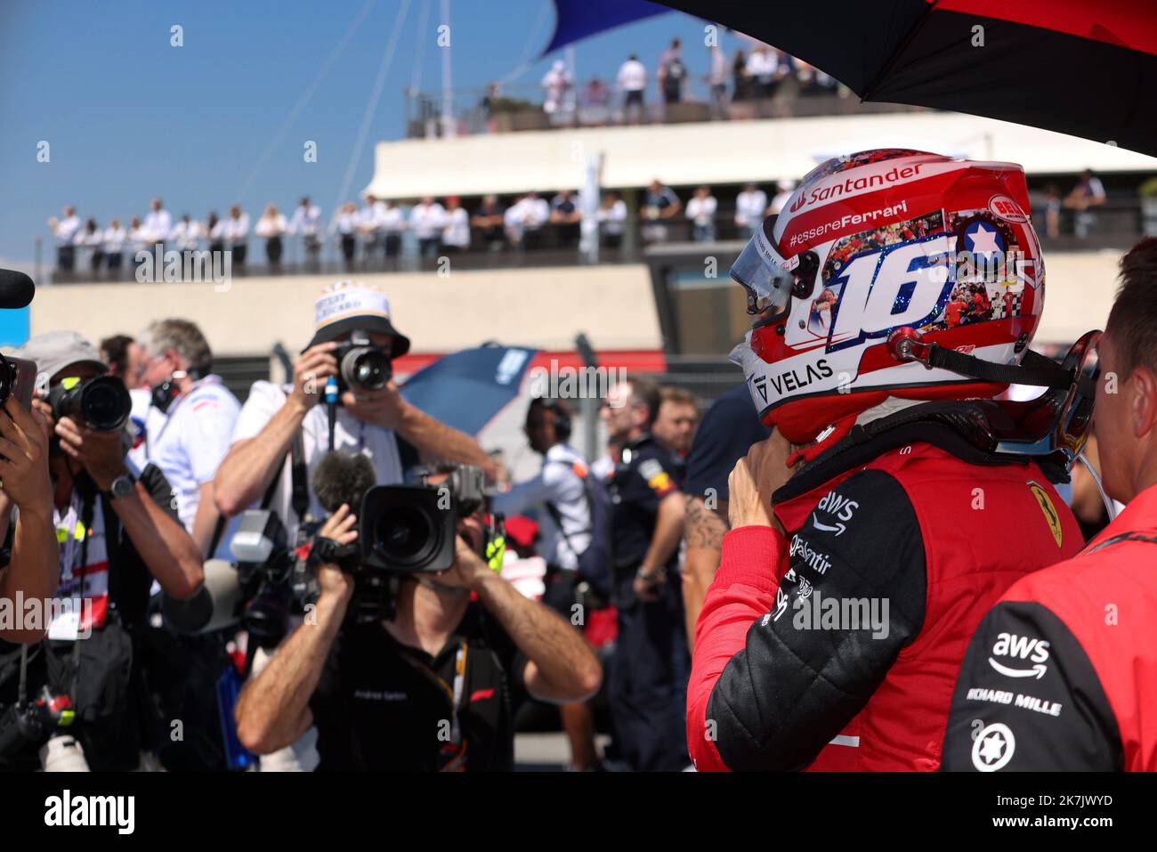 ©PHOTOPQR/LA PROVENCE/David Rossi ; Castellet ; 24/07/2022 ; Formule 1 grand prix de France le Castellet F1 circuit Paul Ricard Charles Leclerc - Formule 1 Grand prix du Castelet 24 juillet 2022 Banque D'Images