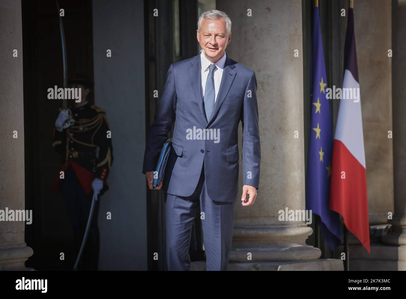 ©PHOTOPQR/LE PARISIEN/Fred Dugit ; Paris ; 24/08/2022 ; politique Paris (VIIIe), le 24 août 2022 c'est le premier conseil de rentrée pour les ministres du gouvernement. Bruno le Maire Ministre de l'économie, des Finances et de la Souveraineté industrielle et numérique photo LP / Fred Dugit - Paris, France, août 24th 2022 le gouvernement français est de retour des vacances d'été pour la réunion hebdomadaire du cabinet Banque D'Images