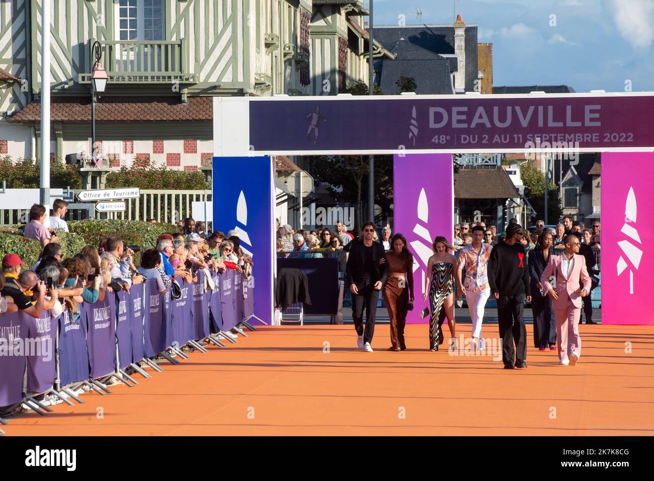 ©PHOTOPQR/OUEST FRANCE/Martin ROCHE / OUEST-FRANCE ; deauville ; 10/09/2022 ; ce samedi 10 septembre 2022 , la 48? édition du Festival du cinéma américain de Deauville 2022 Arrivée des influenceurs sur le tapis de Deauville photographe Martin ROCHE - 48th festival du film américain à Deauville, France, le 10th 2022 sept Banque D'Images