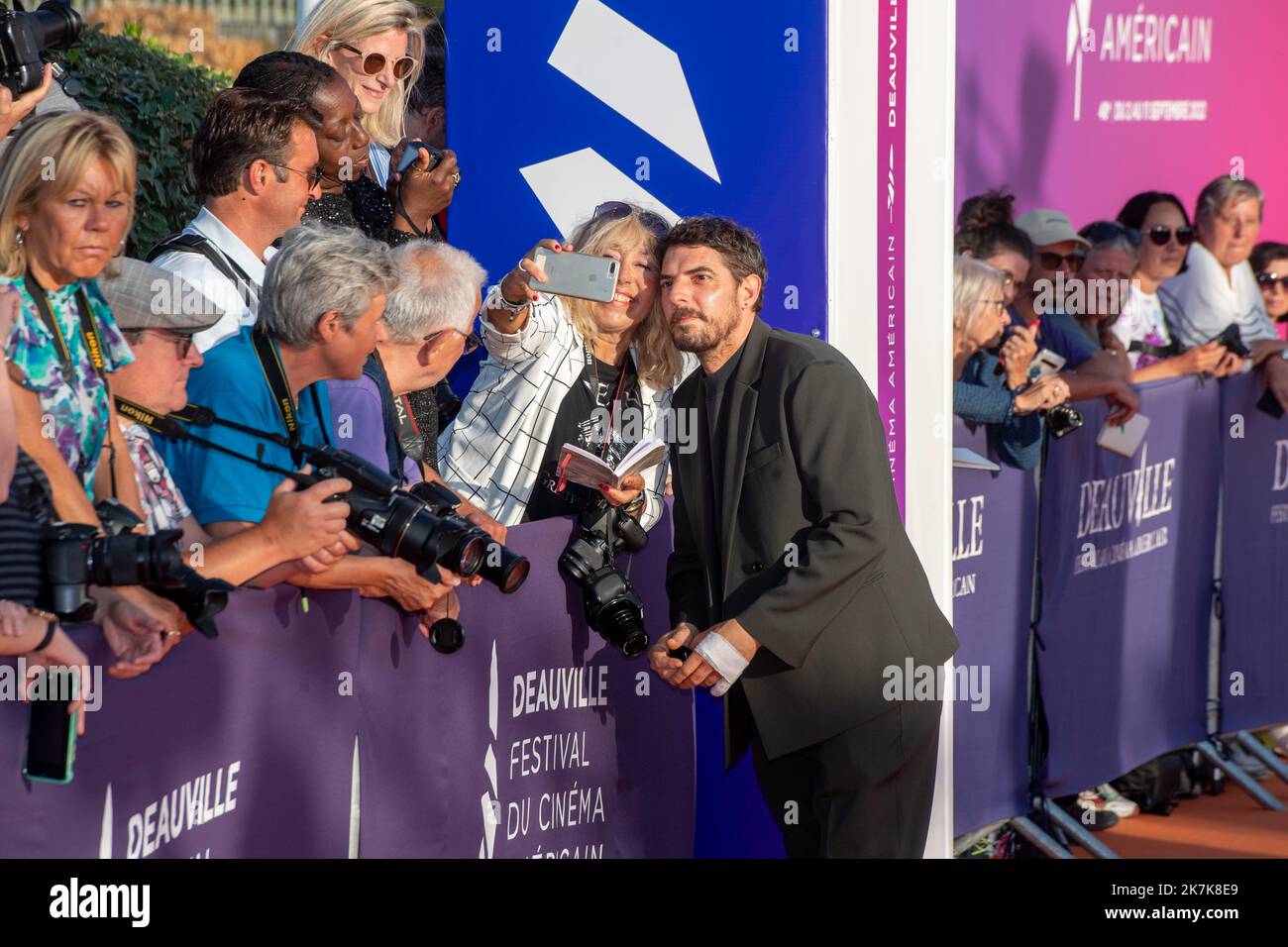 ©PHOTOPQR/OUEST FRANCE/Martin ROCHE / OUEST-FRANCE ; deauville ; 10/09/2022 ; ce samedi 10 septembre 2022 , la 48? édition du Festival du cinéma américain de Deauville 2022 Damien Bonnard Photographe Martin ROCHE - 48th festival du film américain à Deauville, France, le 10th 2022 sept Banque D'Images