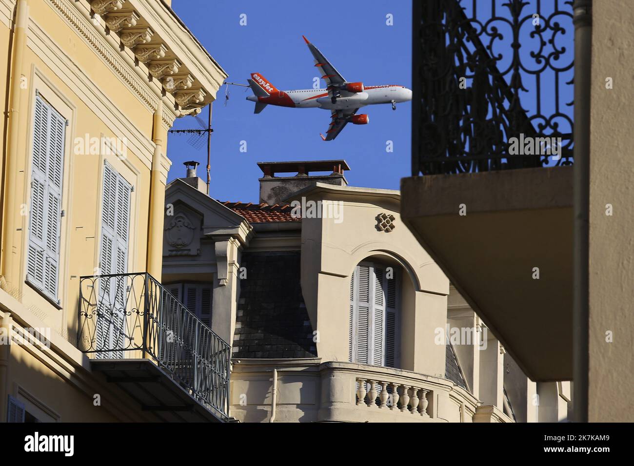 ©François Glories/MAXPPP - 15/09/2022 les avions de ligne survolent la