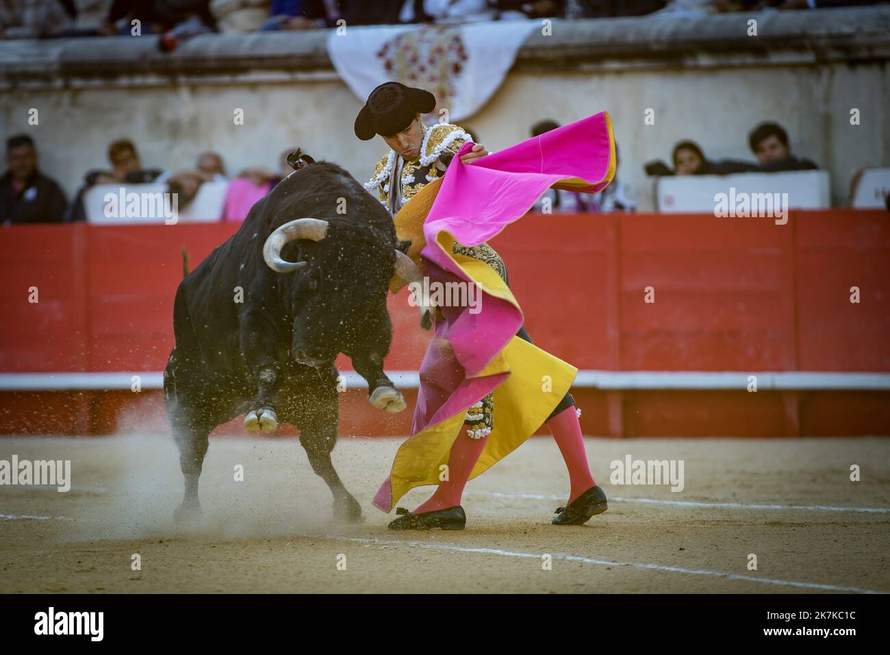 ©JEANCLAUDE.AZRIA/WORLDPICTURES/MAXPPP ; 18 SEPTEMBRE 2022 / NÎMES / GARD / FRANCE / ARENES DE NÎMES / FERIA DES VENDANGES / CORRIDA / ALVARO LORENZO Banque D'Images