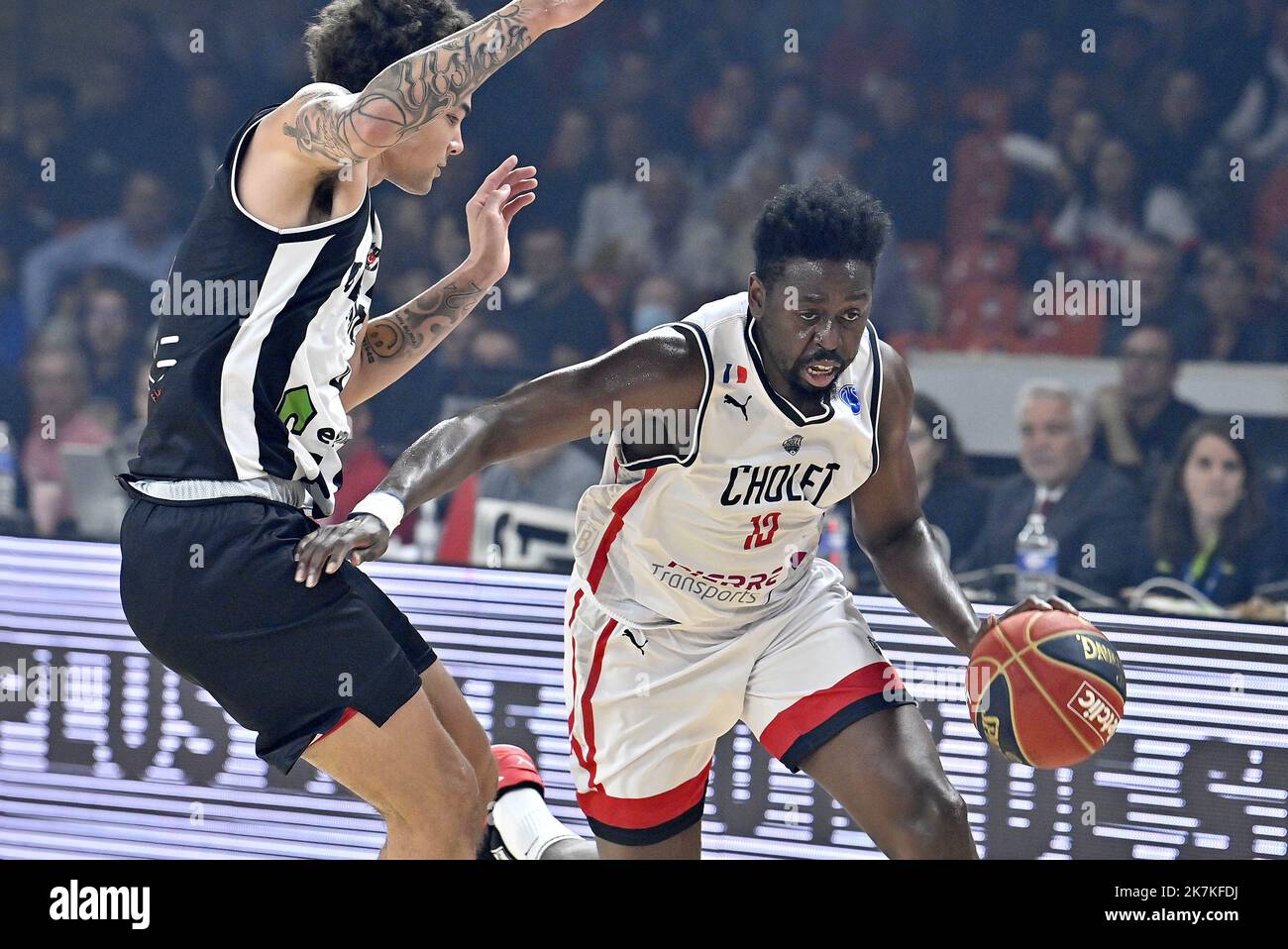 ©PHOTOPQR/OUEST FRANCE/Jerome Fouquet ; CHOLET ; 28/09/2022 ; Panier. Coupe d'Europe FIBA. Panier Cholet / Besiktas Istanbul. Boris Diallo. Photo: Jérôme Fouquet Banque D'Images