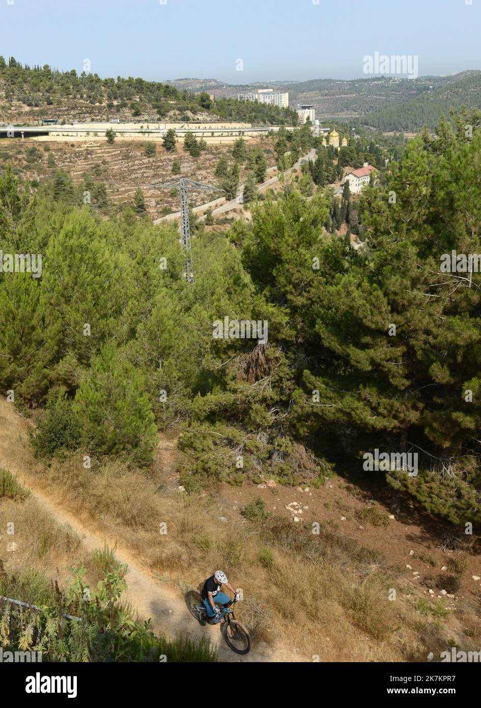 VTT dans les montagnes de Judée à Ein Kerem près de Jérusalem, Israël. Banque D'Images
