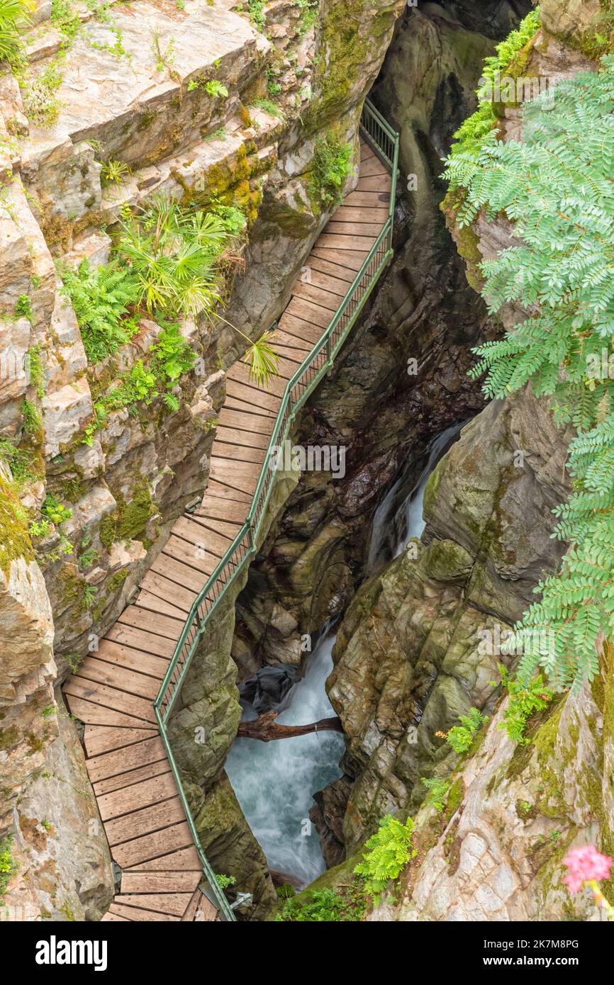 Vue panoramique sur Orrido de Bellano, la gorge de la rivière Pioverna Banque D'Images