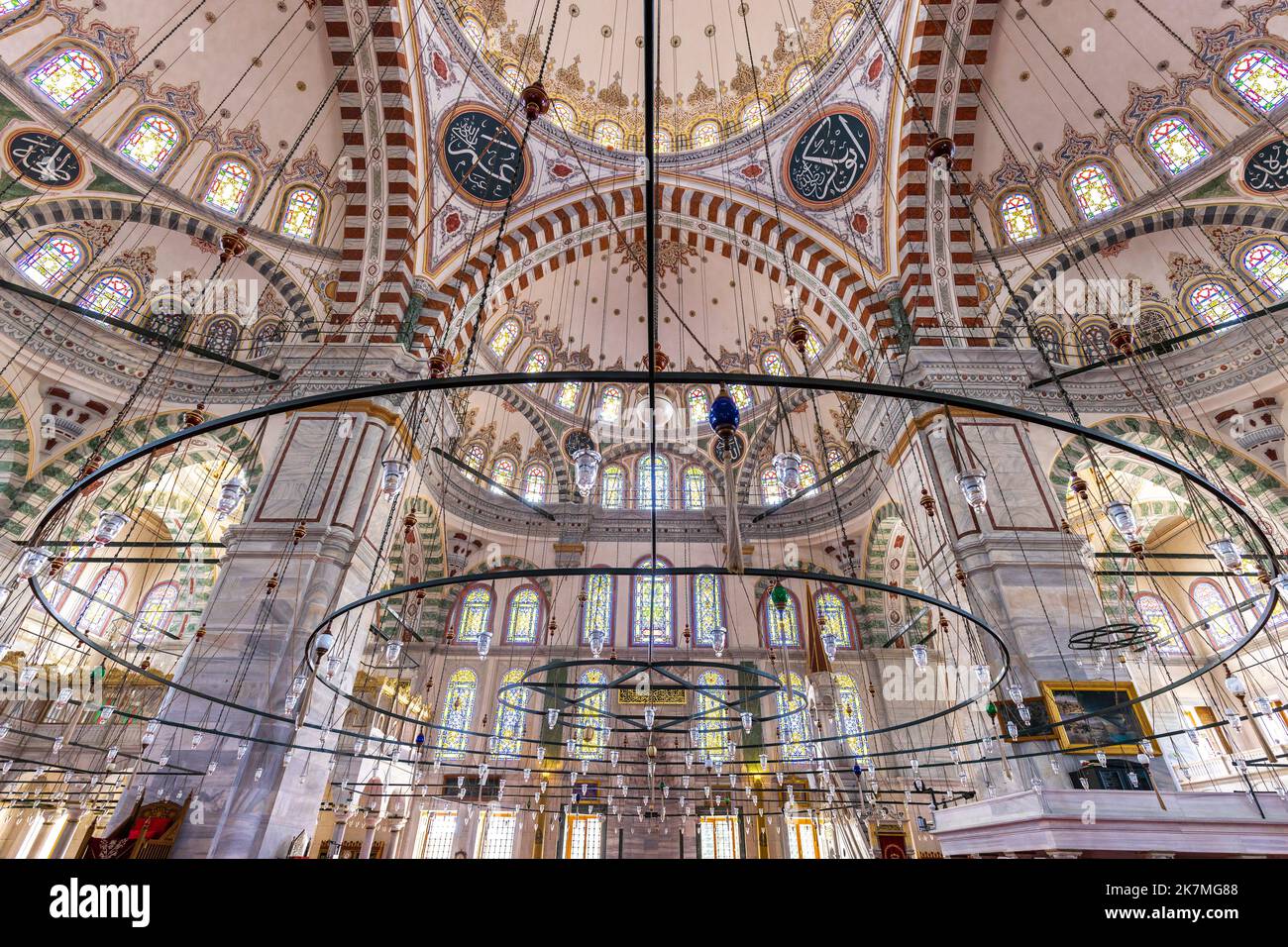 Mosquée de Fatih à istanbul. Vue intérieure. Turquie. Banque D'Images