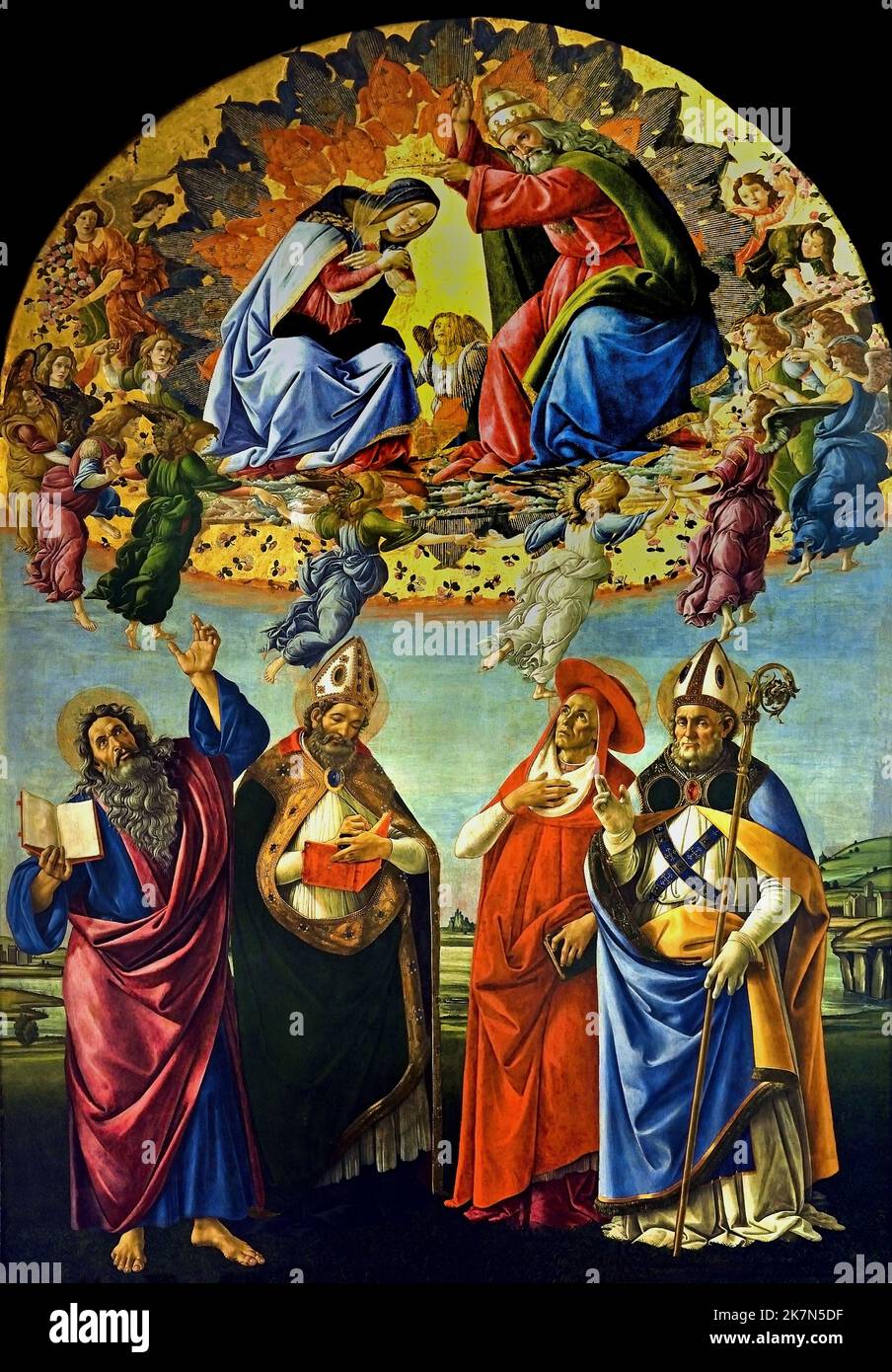 Le retable de San Marco la place Saint Marc ou le couronnement de la Vierge avec les géants Jean l'Evangéliste, Augustin, Jérôme et Eligio (en italien : la Pala di San Marco ou Incoronazione della Vergine con Giants Giovanni Evangelista, Agostino, Girolamo ed Eligio) est une peinture religieuse de Sandro Botticelli ( Alessandro di Mariano Filipepi ) Florence 1445-1510 peintre italien du début de la renaissance de l'école florentine. Italie Banque D'Images