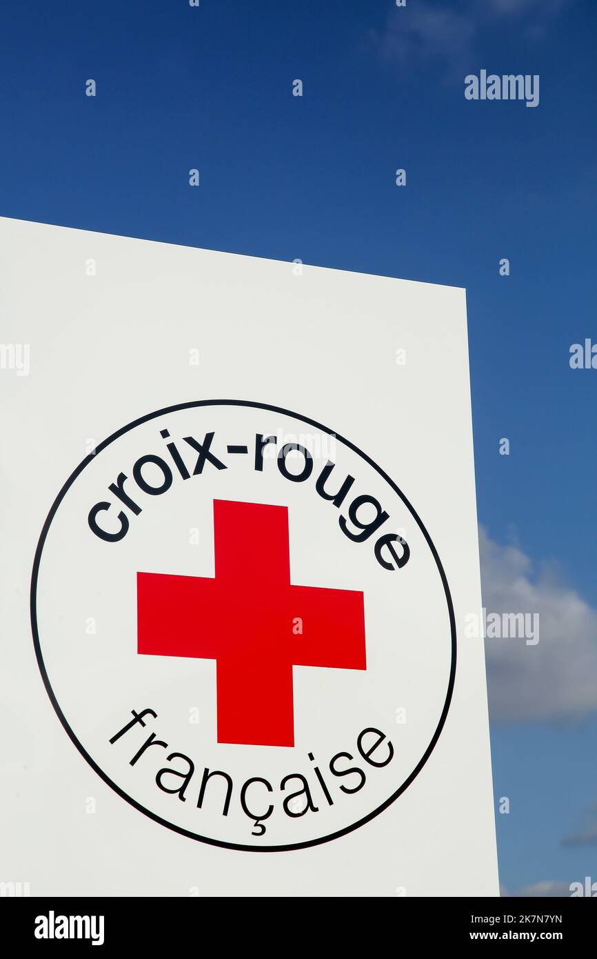 Villefranche, France - 20 septembre 2015 : la Croix-Rouge française, ou Croix-Rouge francaise, est la Société nationale de la Croix-Rouge française fondée en 1864 Banque D'Images