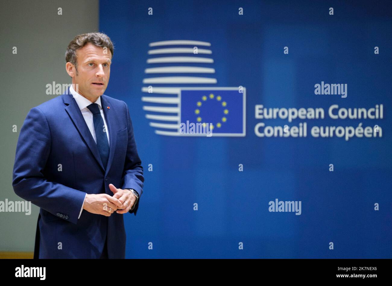 Belgique, Bruxelles, réunion spéciale du Conseil européen sur la guerre de la Russie contre l'Ukraine en 30 mai 2022. Arrivée d'Emmanuel Macron, Président du FR Banque D'Images