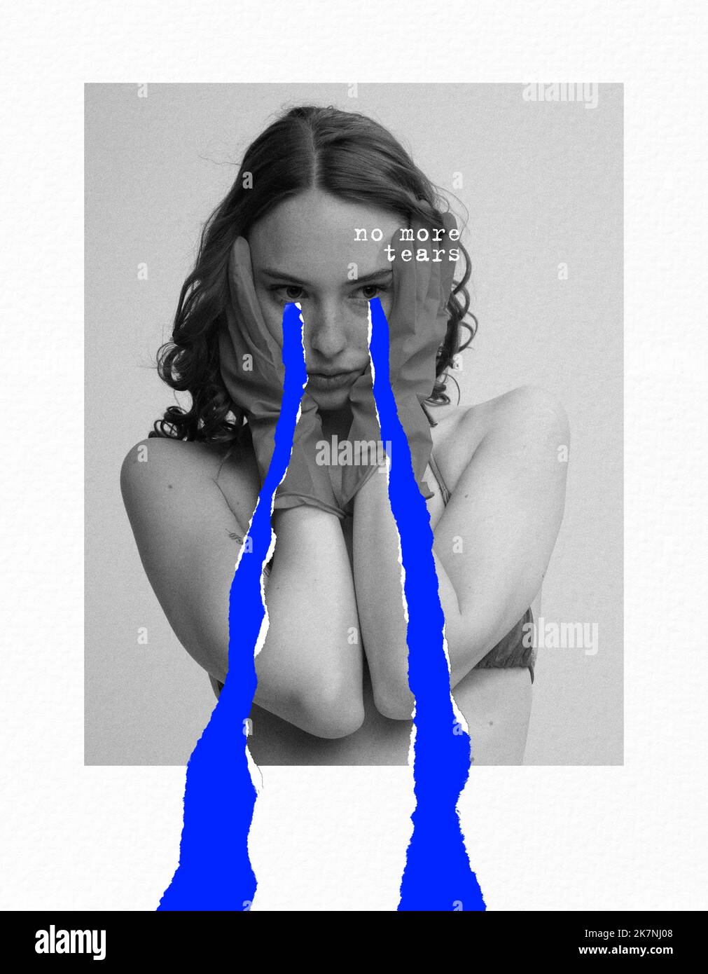 Collage d'art contemporain. Image conceptuelle. Jeune belle femme pleure de tristesse. Se sentir cassé Banque D'Images