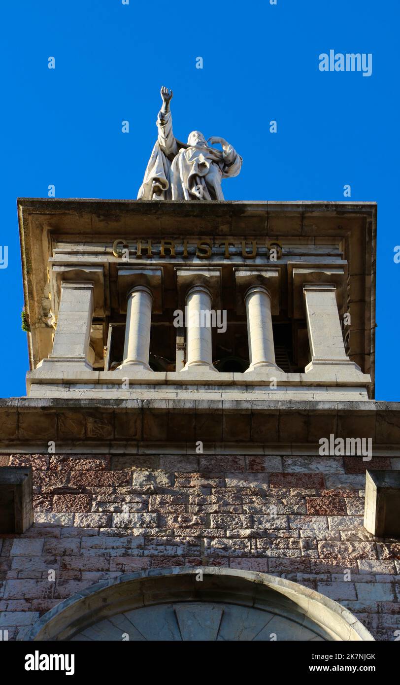 Clocher avec une statue de Jésus-Christ Basílica-Santuario del Sagrado Corazón la Iglesiona Gijon Asturies Espagne Banque D'Images