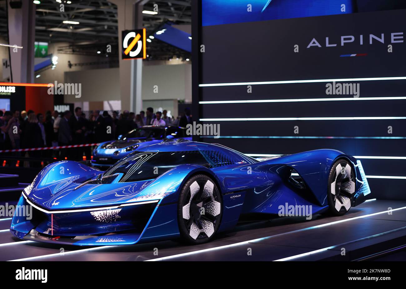 Paris, France. 17th octobre 2022. Un concept hydrogène Alpine Alpenglow est présenté lors du salon de l'automobile de Paris, à Paris, en France, le 17 octobre 2022. Le salon de l'automobile de Paris 89th a lieu ici du 17 au 23 octobre. Credit: Gao Jing/Xinhua/Alamy Live News Banque D'Images