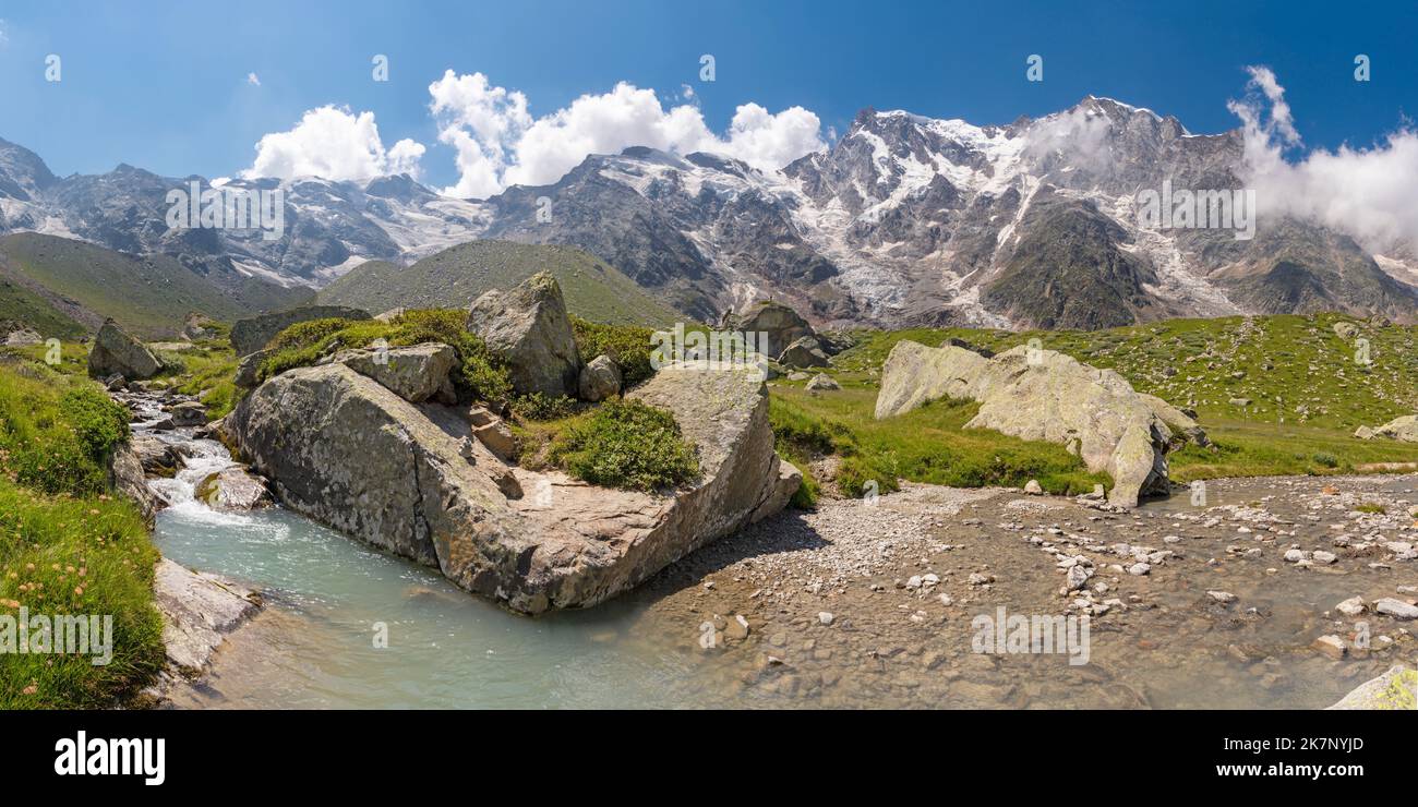 Les paks de Monte Rosa et Punta Gnifetti - vallée de Valle Anzasca. Banque D'Images