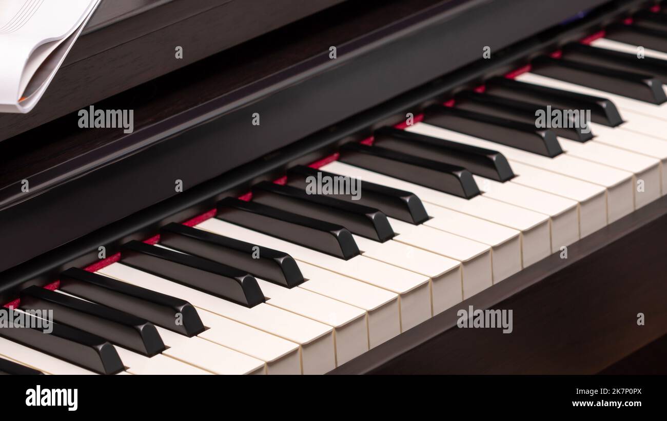 Apprendre le piano Banque de photographies et d'images à haute résolution -  Alamy