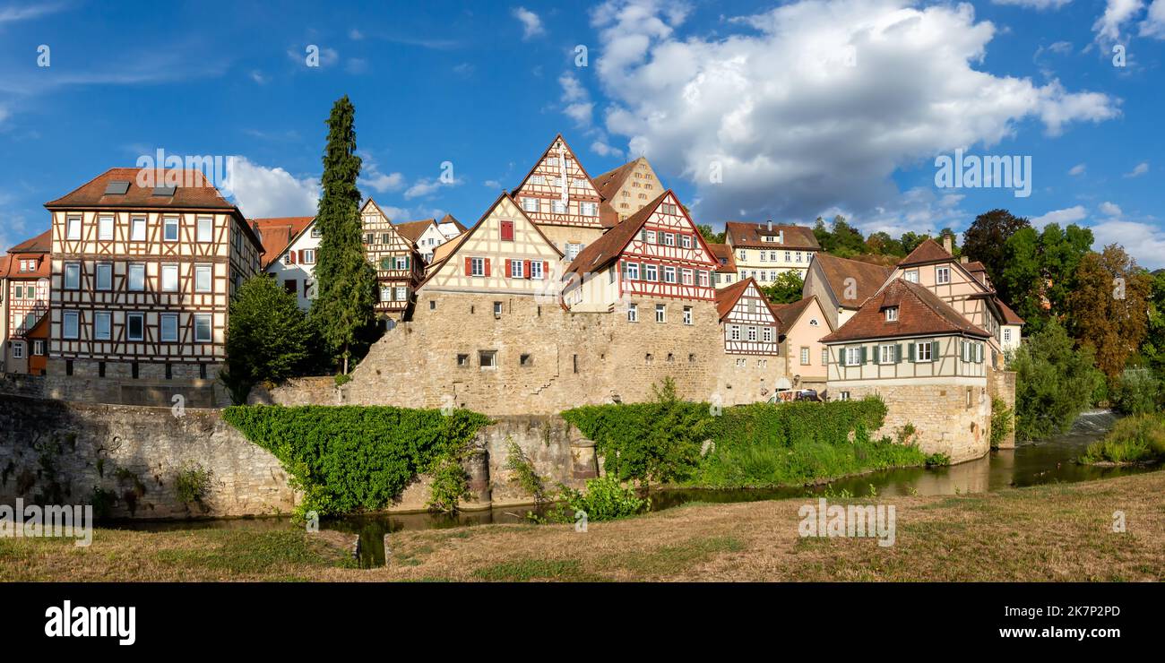 Schwäbisch Hall maisons à colombages de la ville du Moyen-âge au panorama de la rivière Kocher en Allemagne Banque D'Images