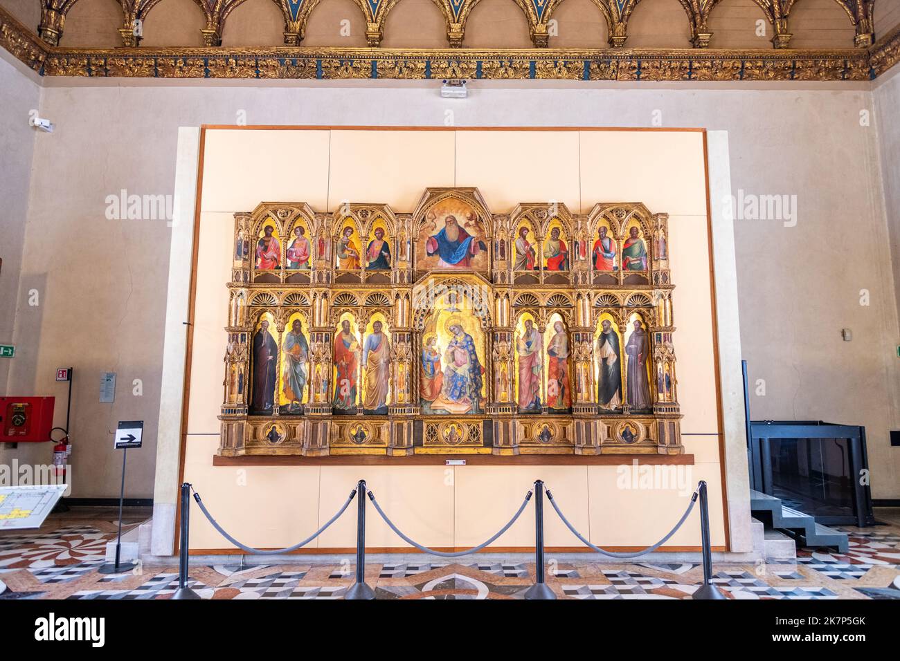 Exposition d'art à l'intérieur de la galerie d'art Gallerie dell'Accademia à Venise, en Italie Banque D'Images