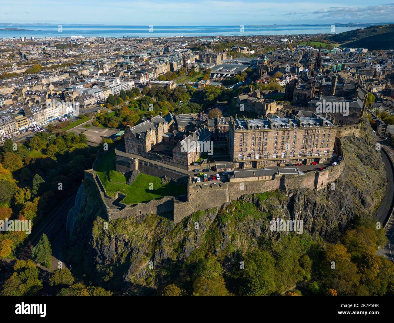 Vue aérienne du château d'Édimbourg, site classé au patrimoine mondial de l'UNESCO, à Édimbourg, en Écosse, au Royaume-Uni Banque D'Images
