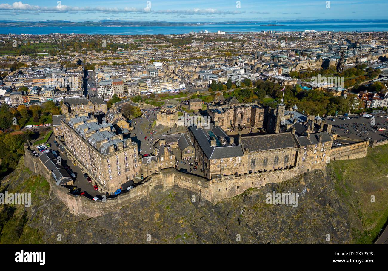Vue aérienne du château d'Édimbourg, site classé au patrimoine mondial de l'UNESCO, à Édimbourg, en Écosse, au Royaume-Uni Banque D'Images