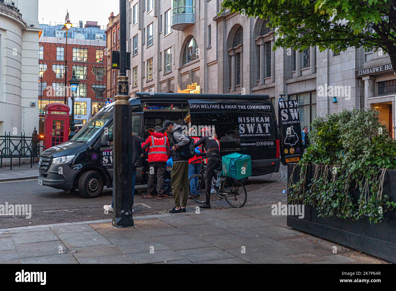 Nishkam Swat van, centre de Londres, Angleterre, Royaume-Uni. Banque D'Images