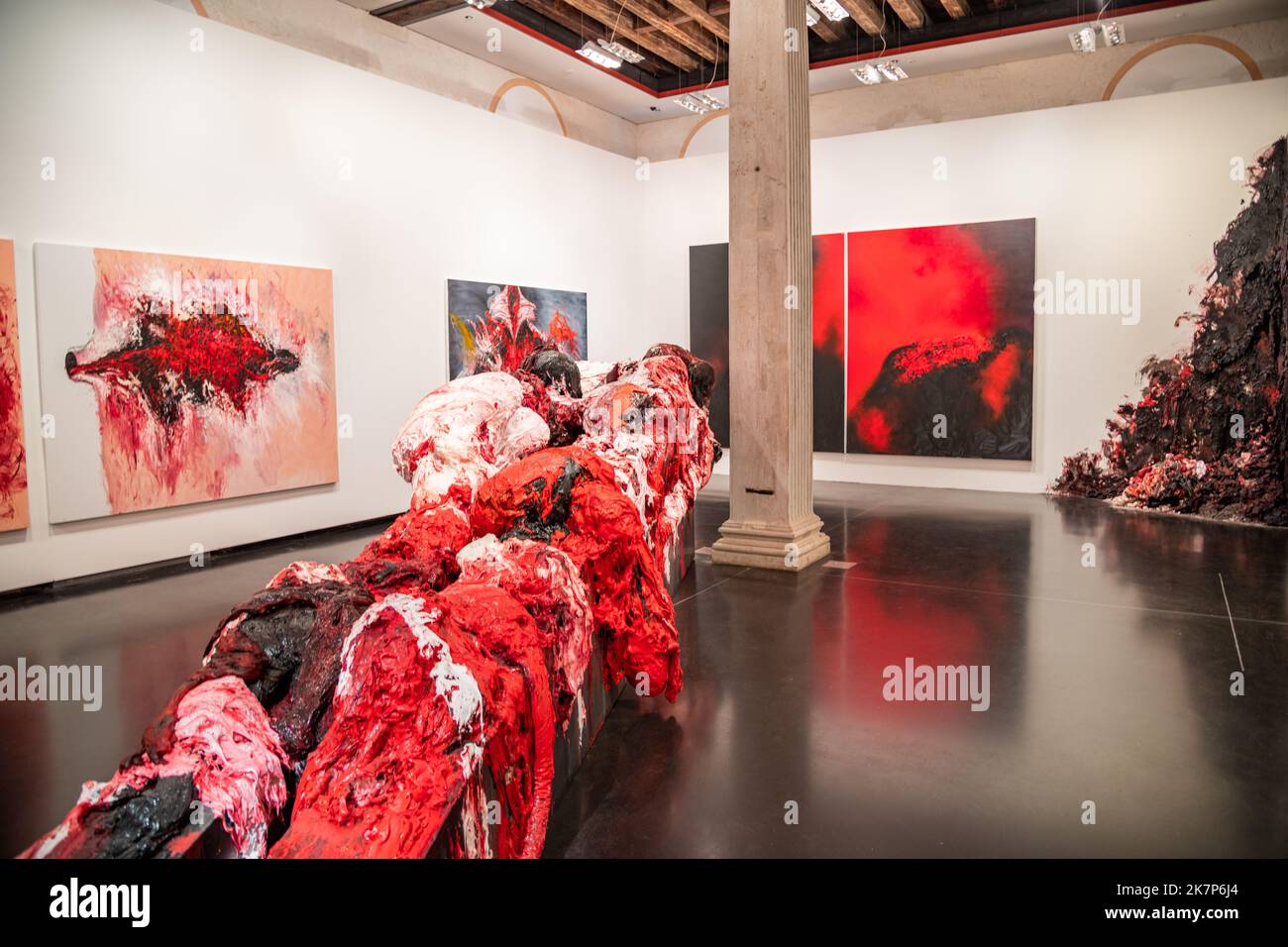 Une exposition d'art fait partie de l'exposition Anish Kapoor à la Gallerie dell'Accademia à Venise, en Italie Banque D'Images
