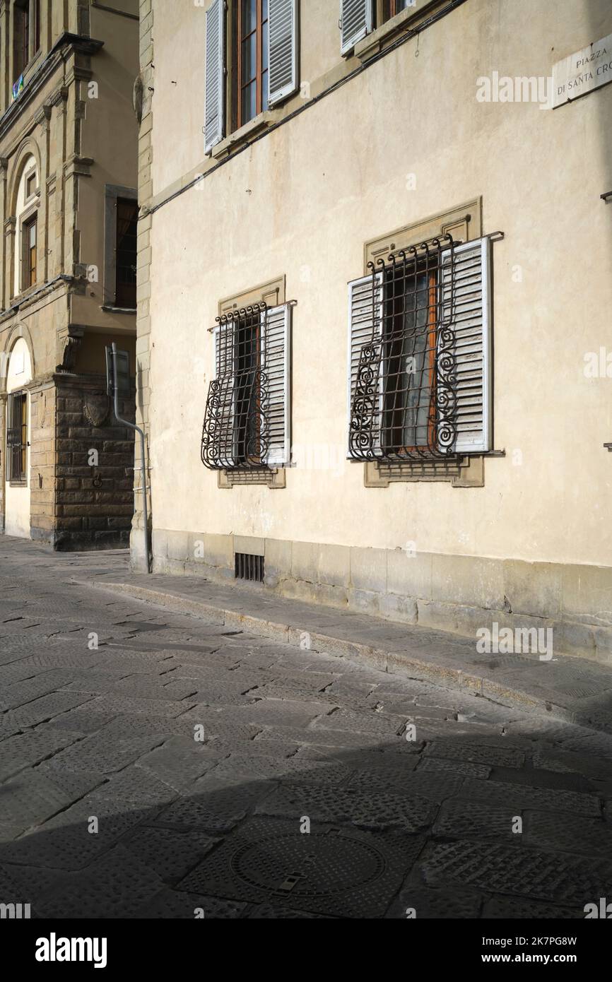 Palazzo Windows Piazza Santa Croce Florence Italie Banque D'Images