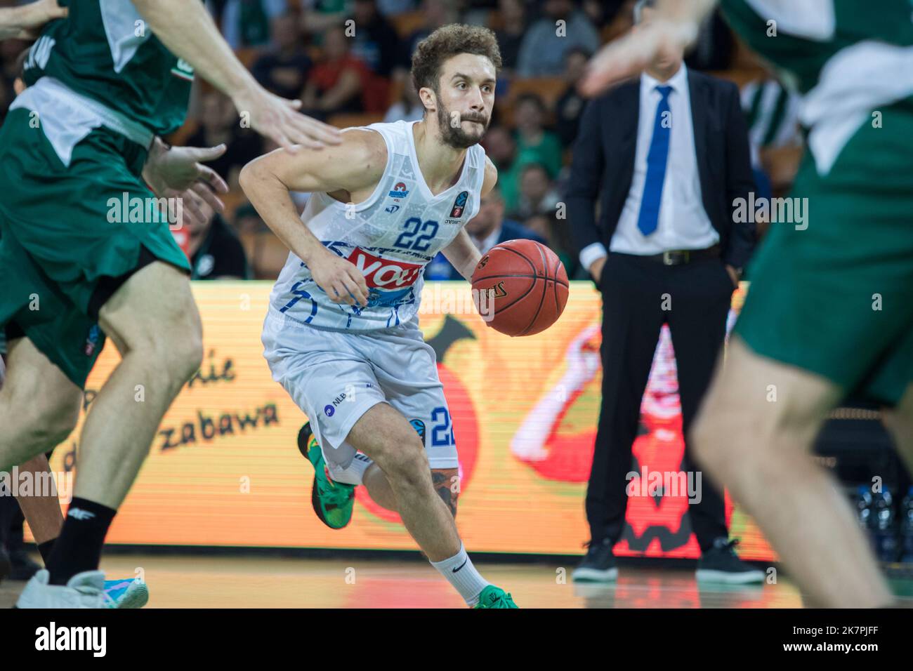 Wroclaw, Pologne, 18 octobre 2022. 7days Eurocup: WKS Slask Wroclaw (chemises vertes) vs Buducnost VOLI Podgorica (chemises blanches) dans Centennial Hall. Photo: #22 Igor Drobnjak © Piotr Zajac/Alay Live News Banque D'Images