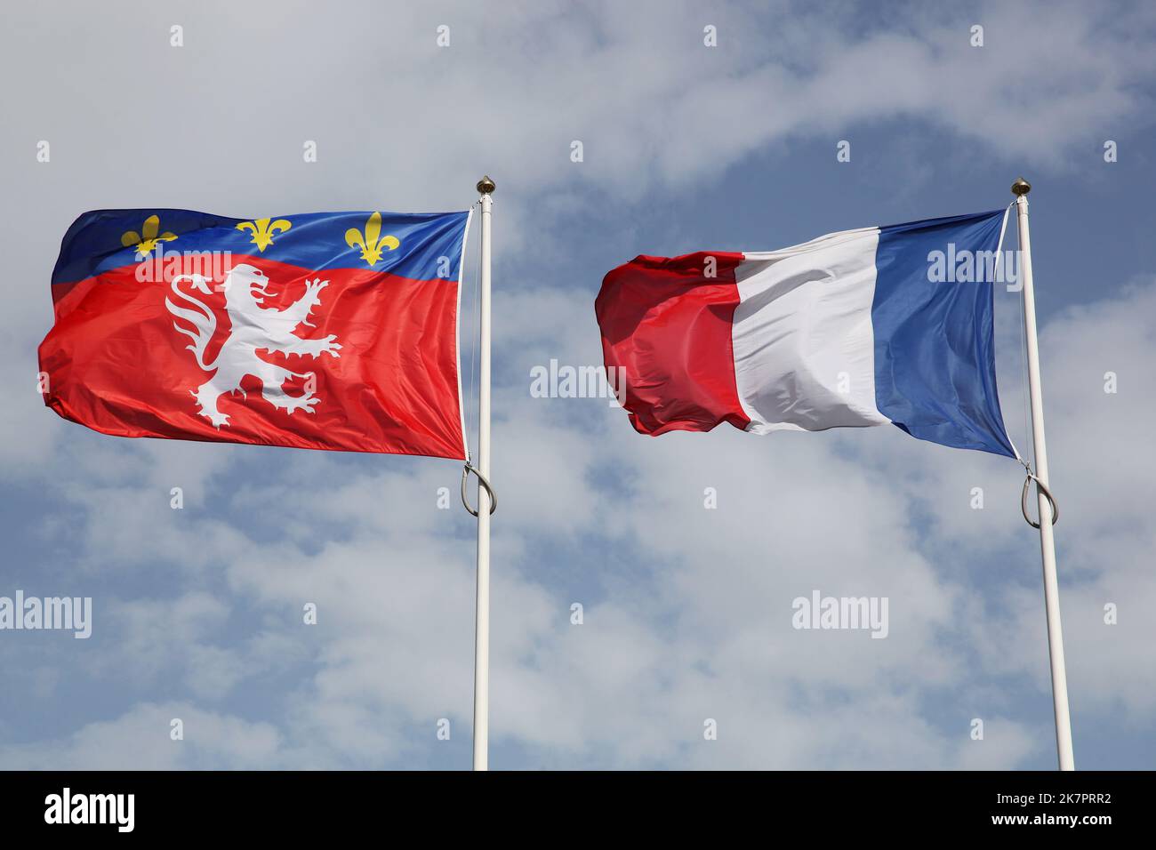 Drapeau de la ville de Lyon et drapeau français Banque D'Images